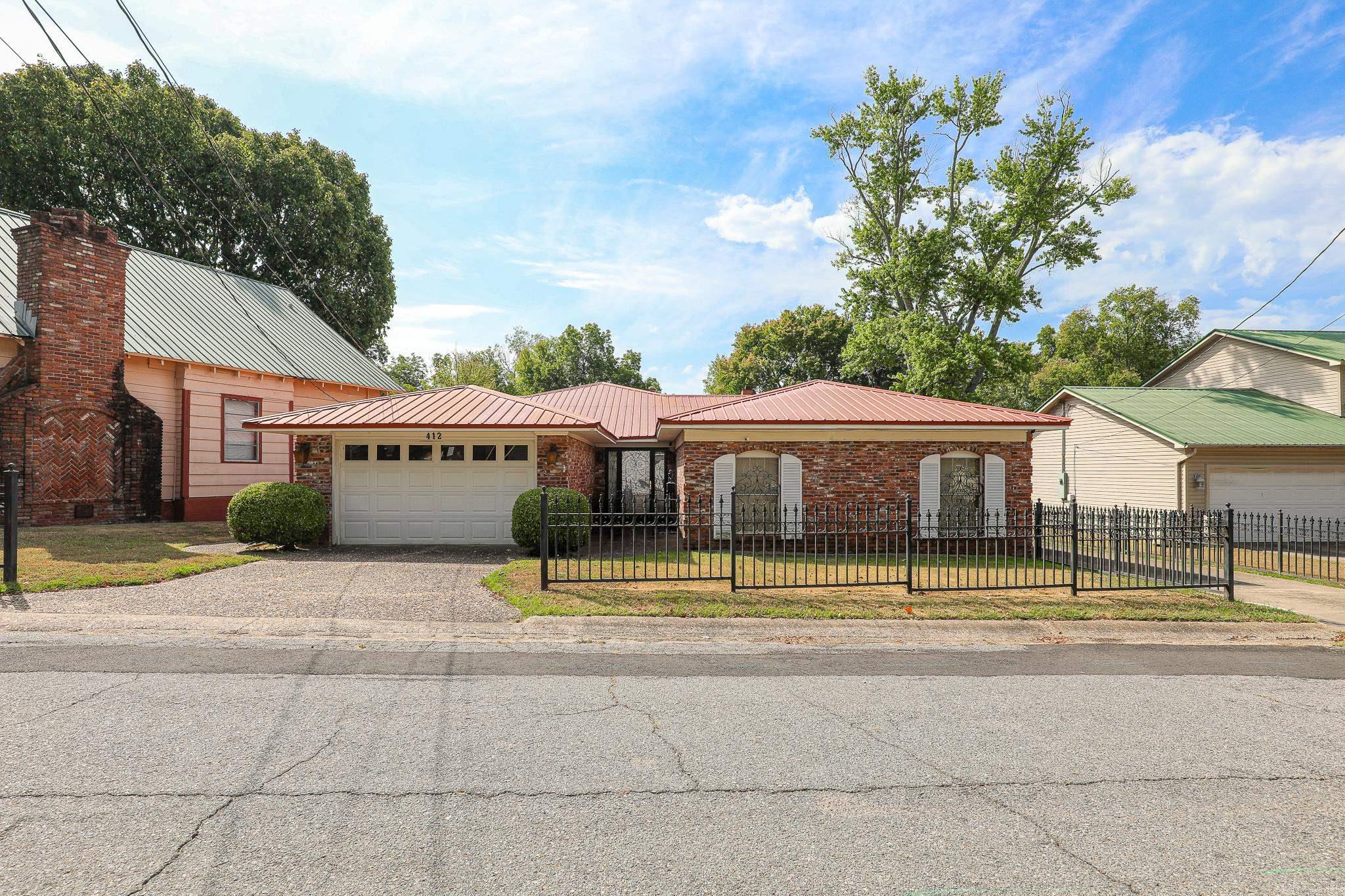 412 & 404 White St Property Photo 1