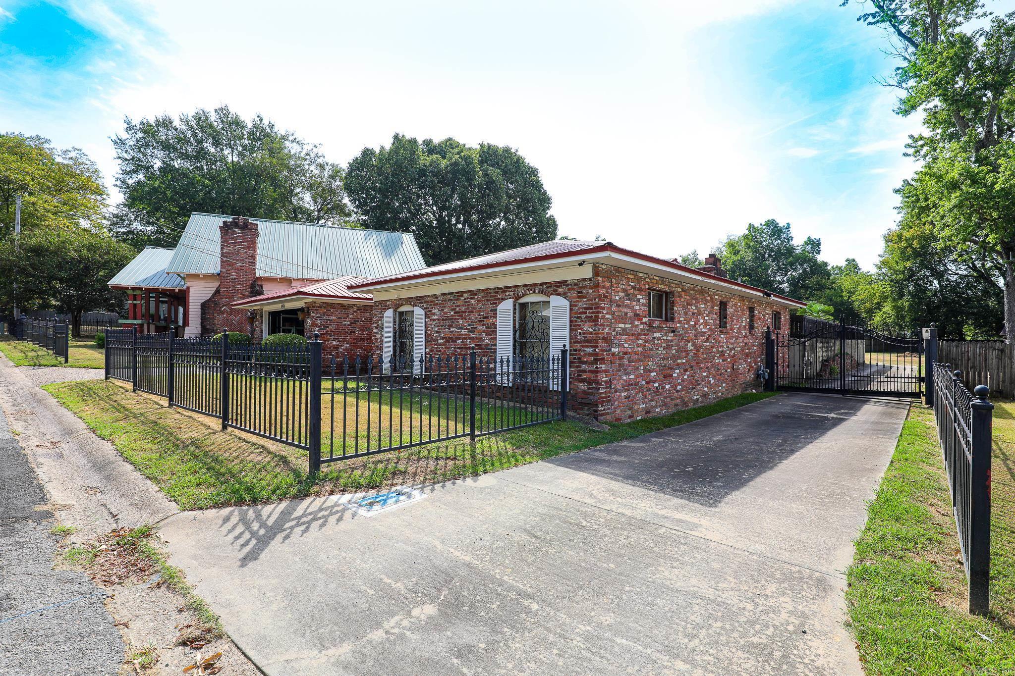 412 & 404 White St Property Photo 2