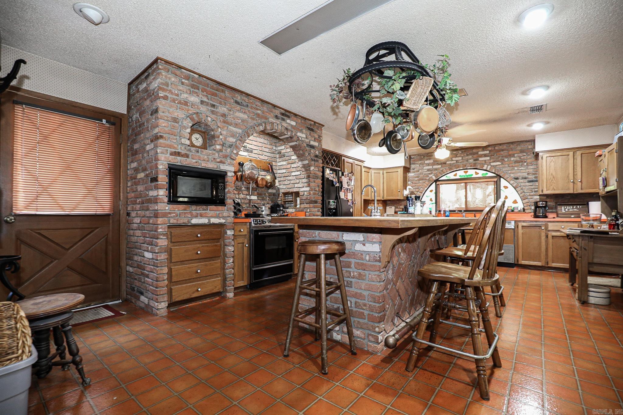 412 & 404 White St Property Photo 10