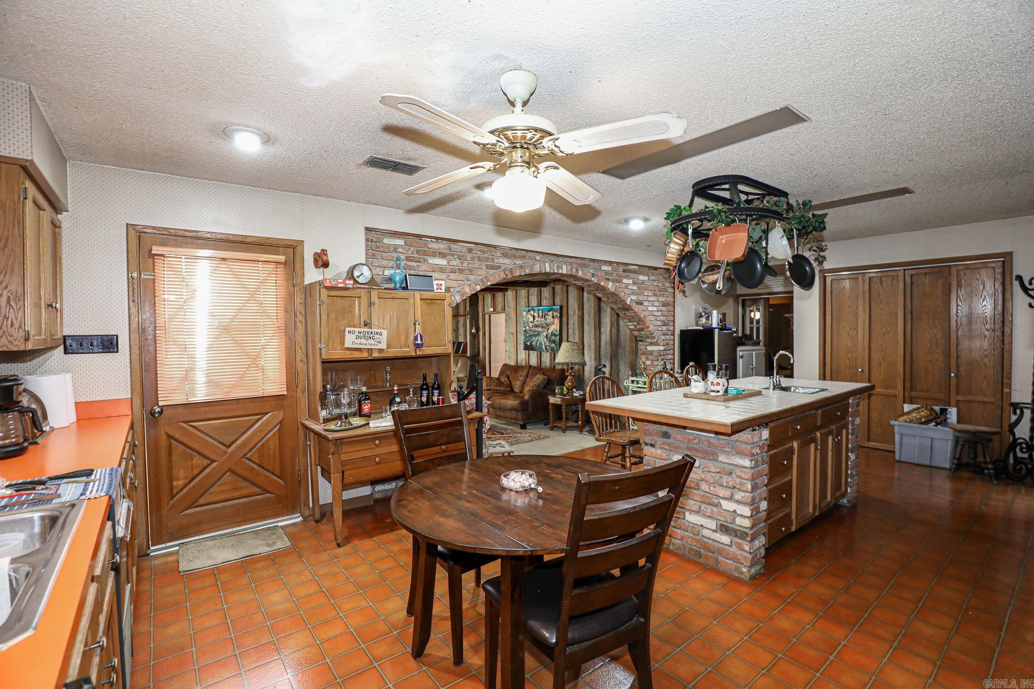 412 & 404 White St Property Photo 13