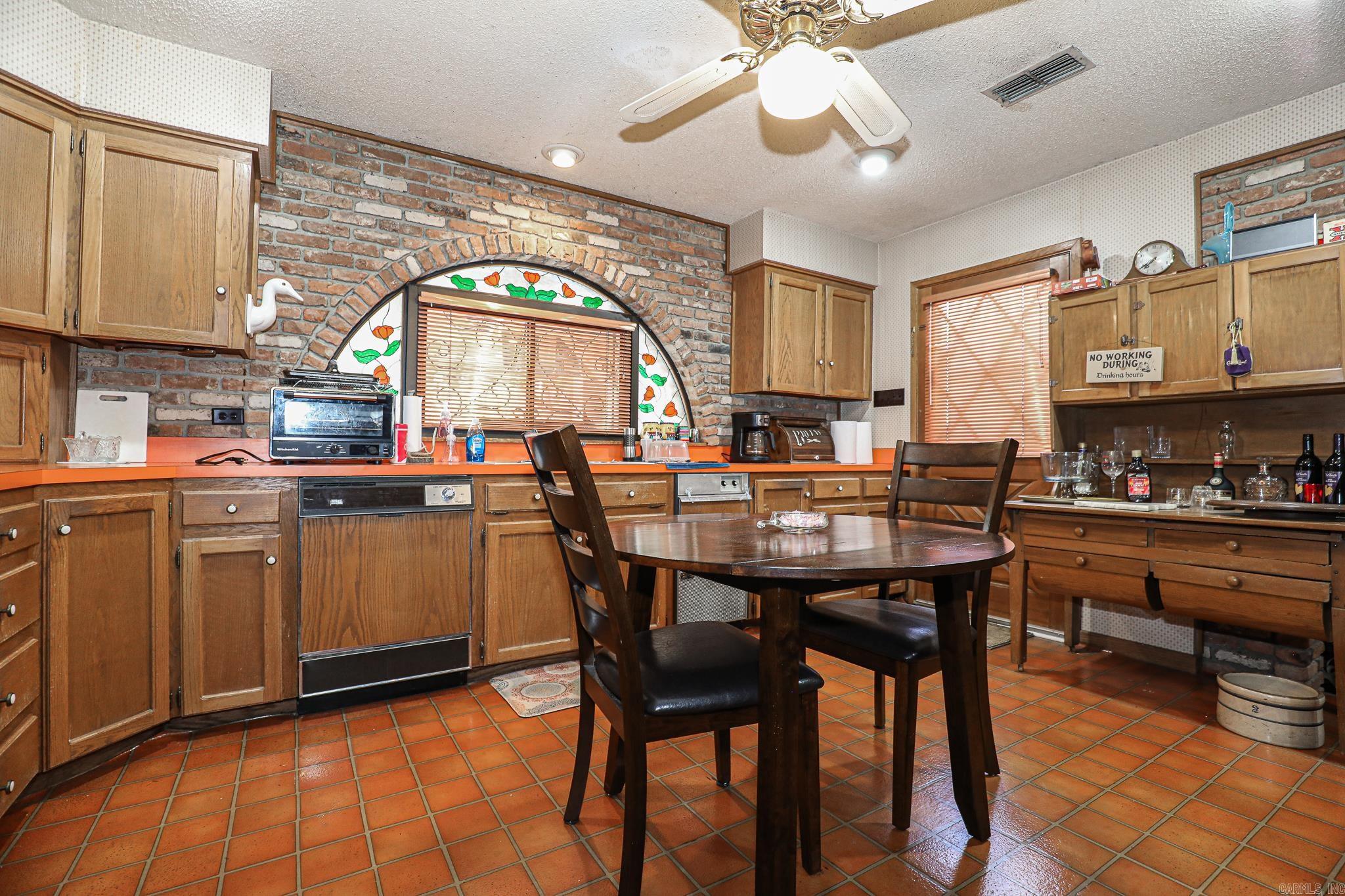 412 & 404 White St Property Photo 15