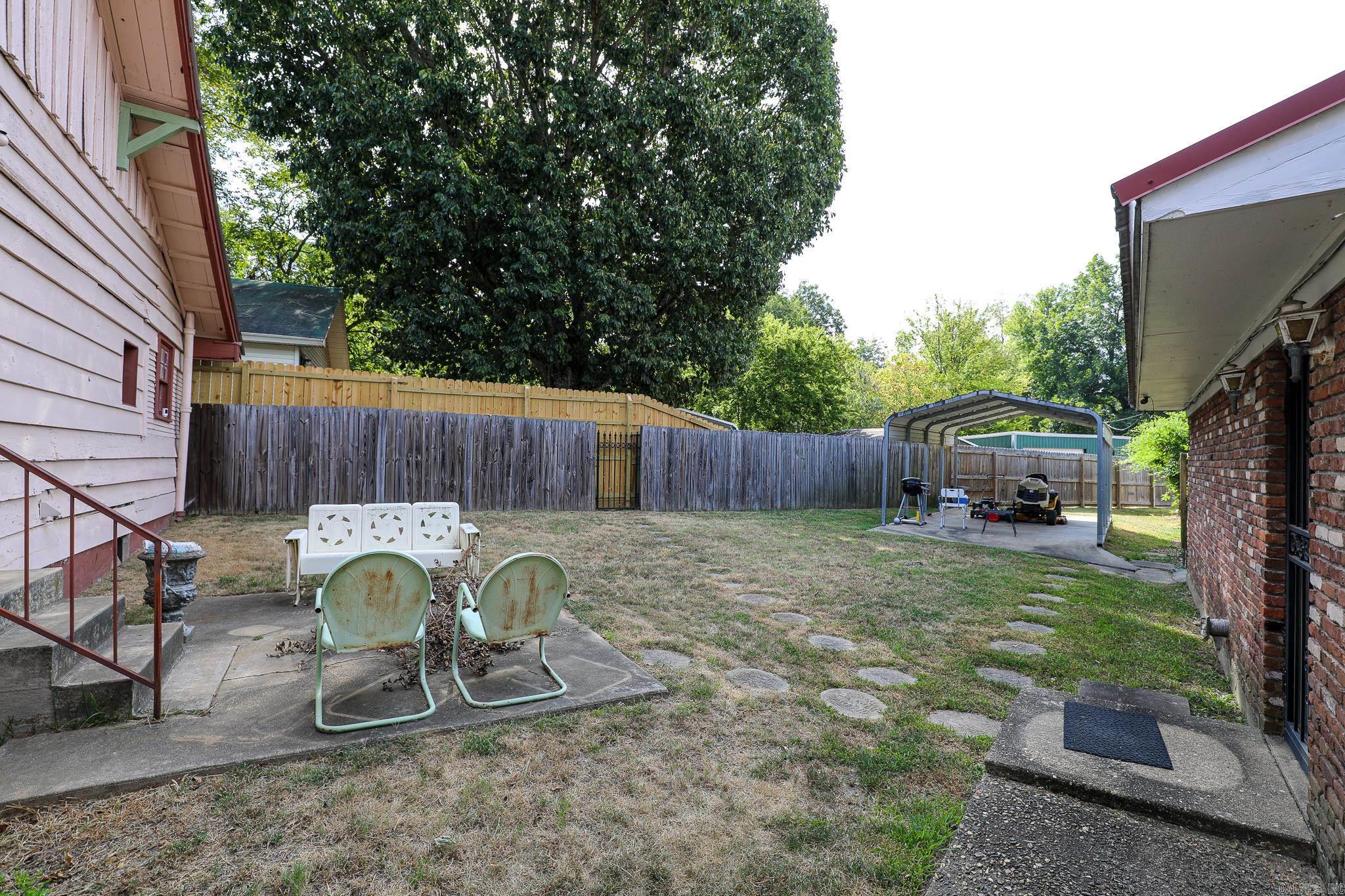412 & 404 White St Property Photo 46