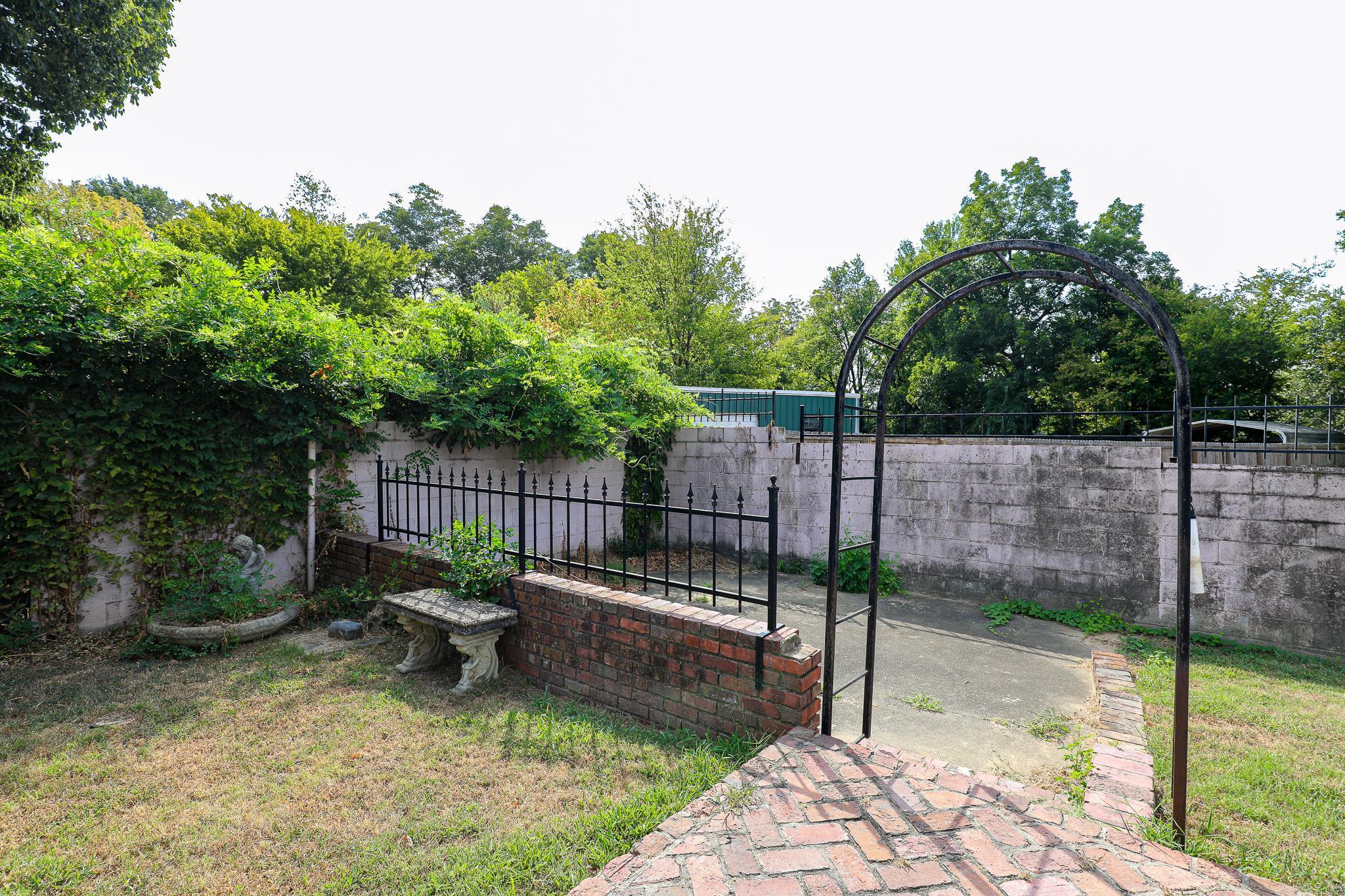 412 & 404 White St Property Photo 50