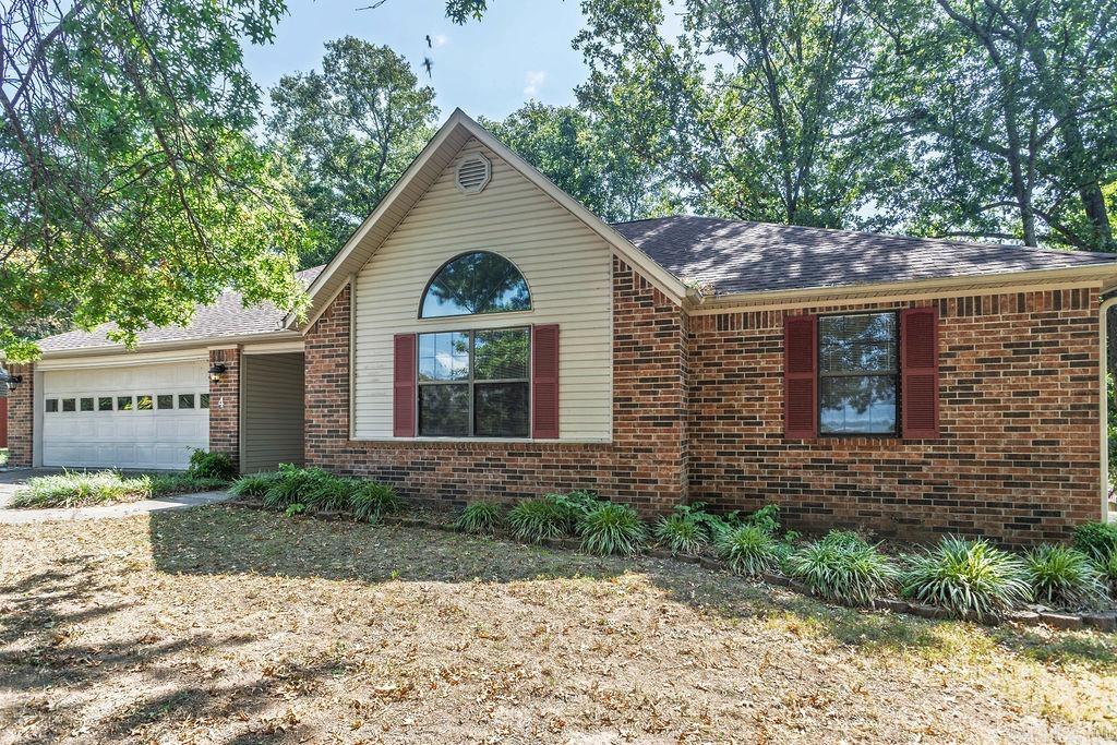 4 Oak Meadow Cove Property Photo 1