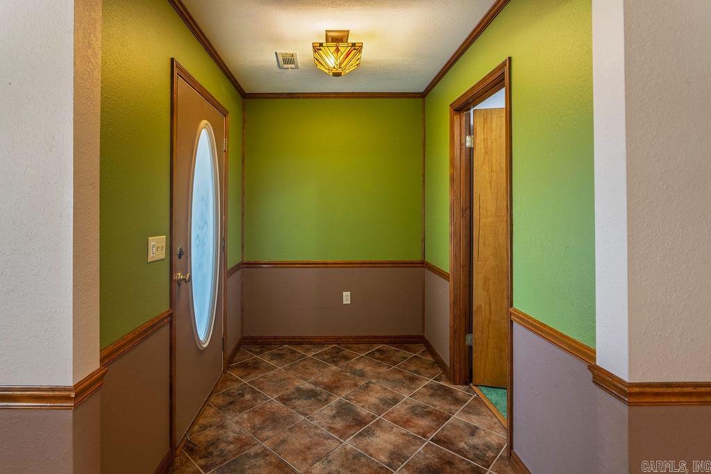 4 Oak Meadow Cove Property Photo 3