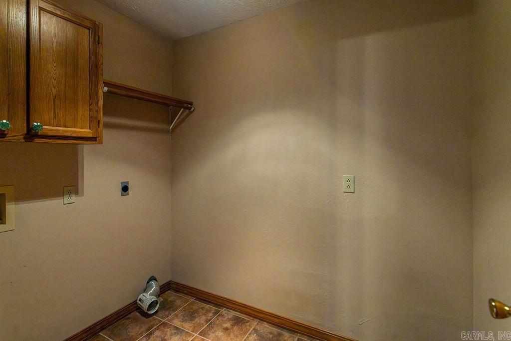 4 Oak Meadow Cove Property Photo 8