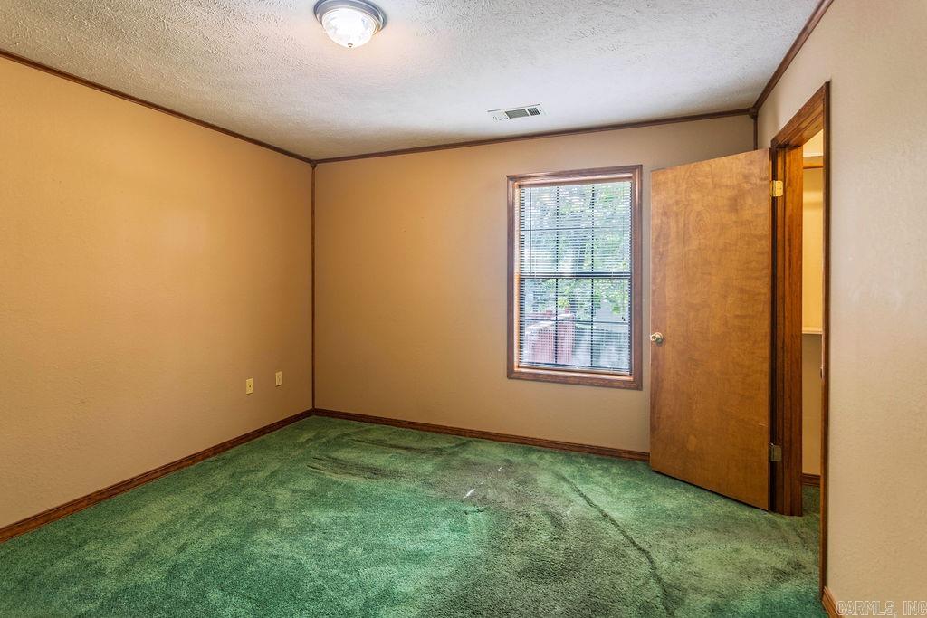 4 Oak Meadow Cove Property Photo 13