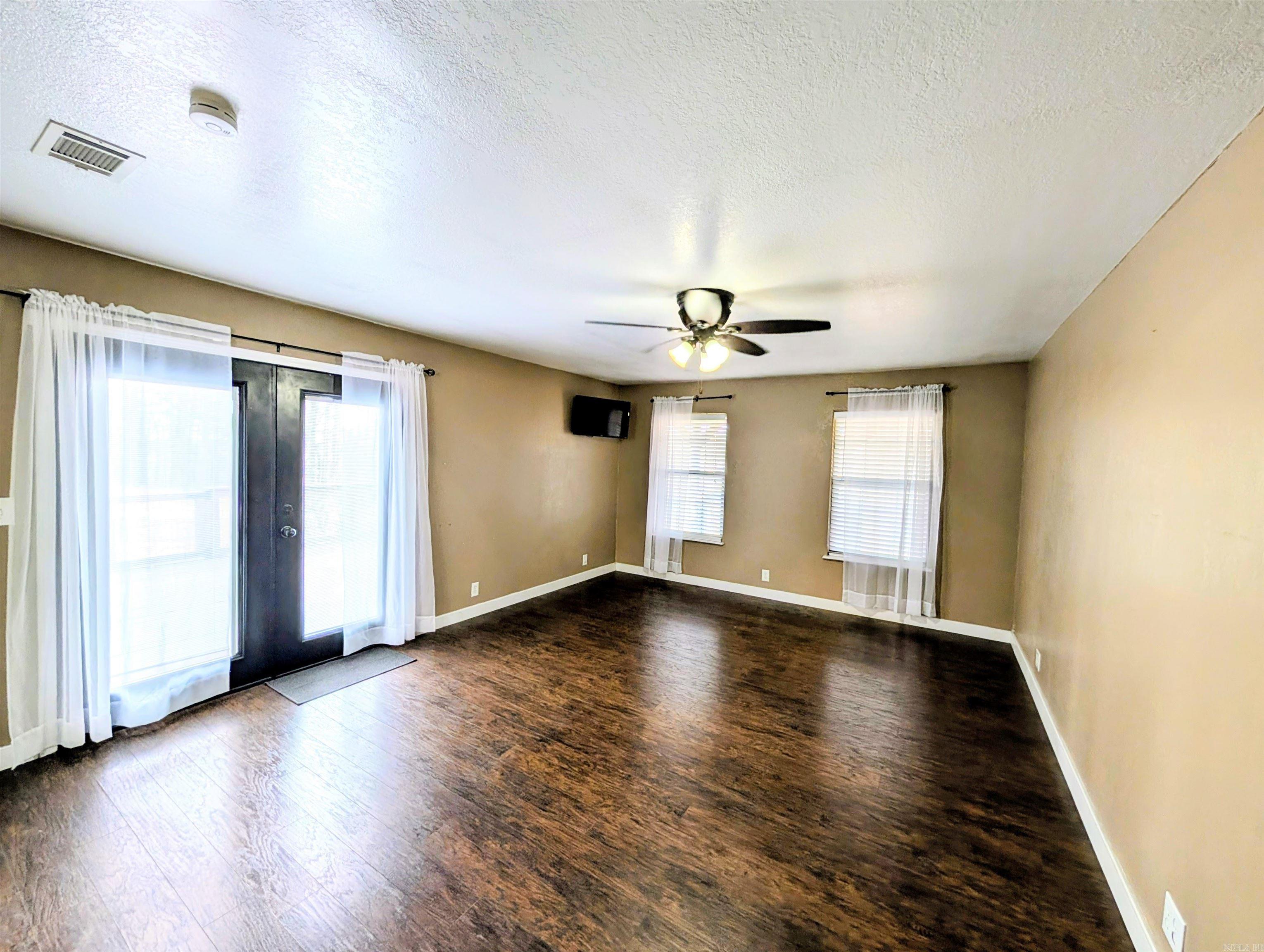 4001 Highway 71 S Property Photo 7