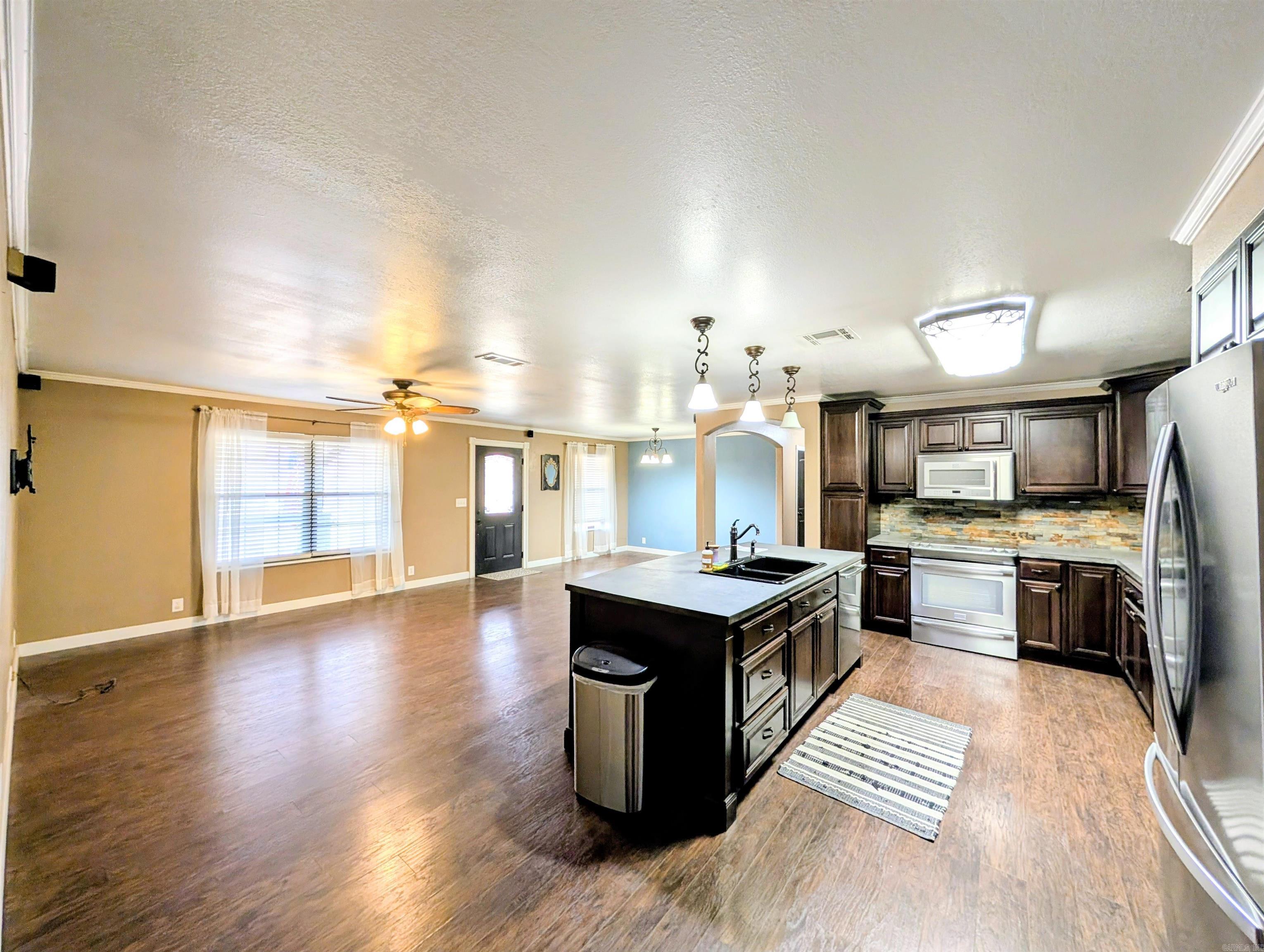 4001 Highway 71 S Property Photo 8