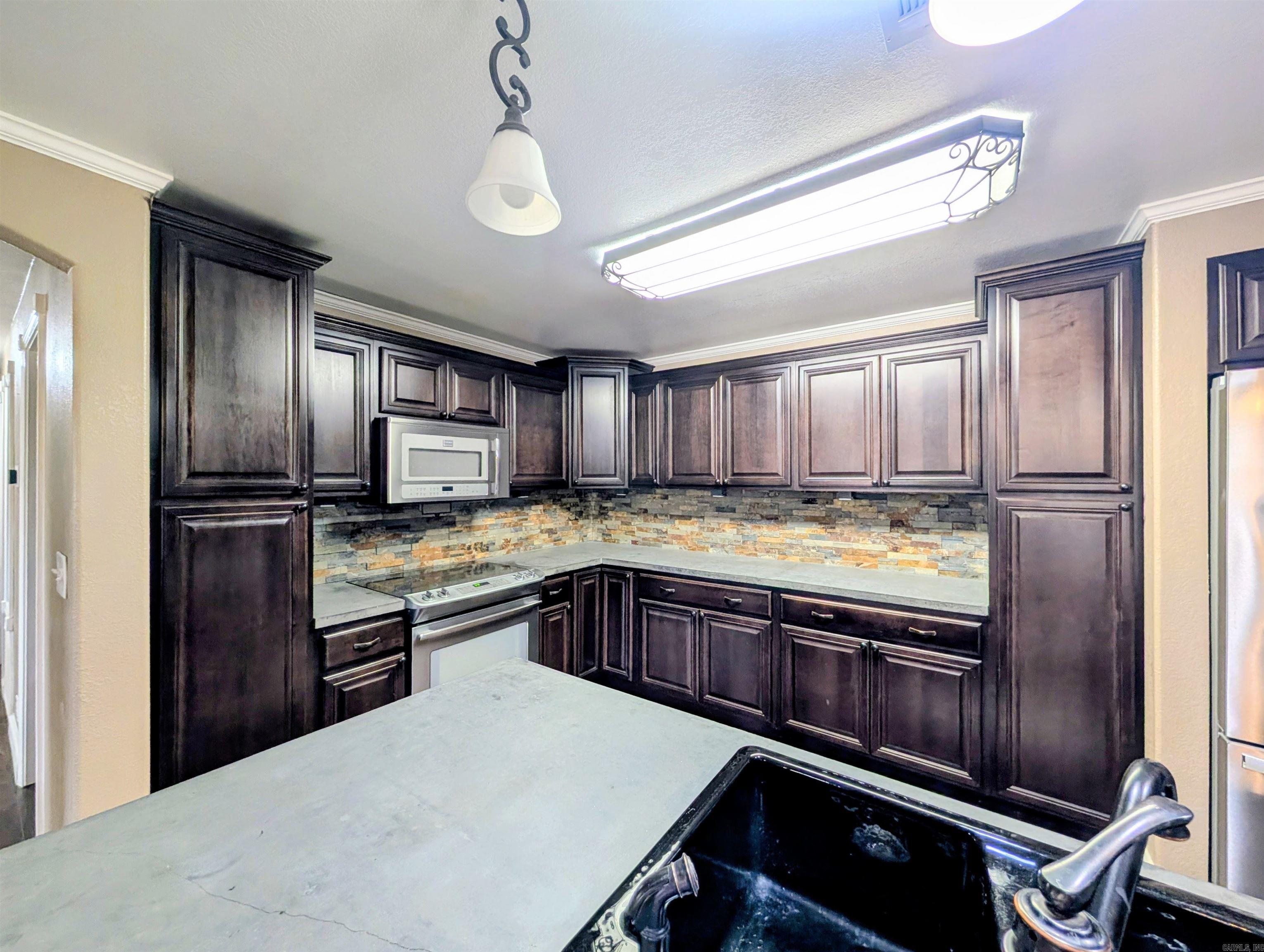 4001 Highway 71 S Property Photo 11