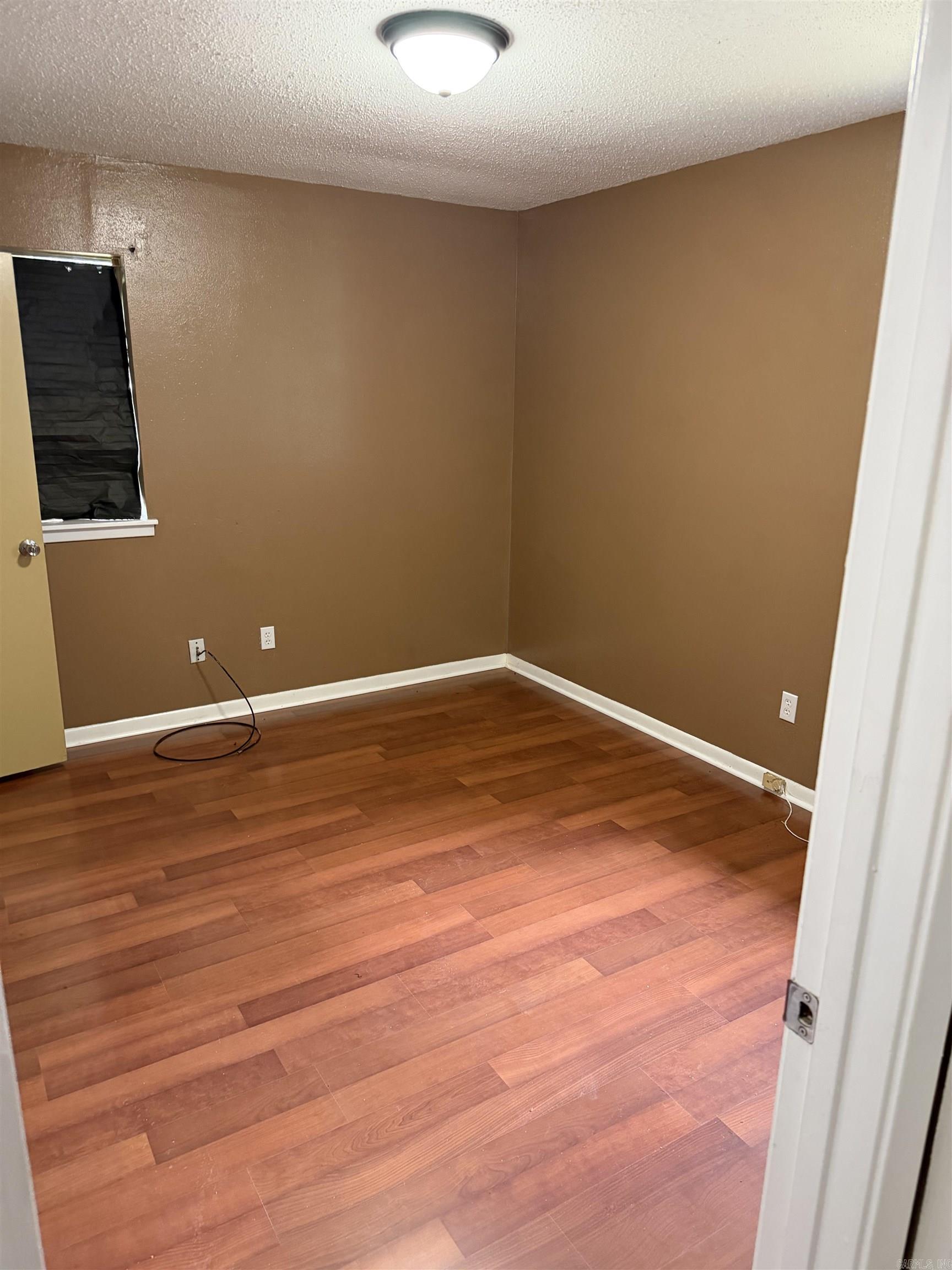2609 S Taft St Property Photo 6