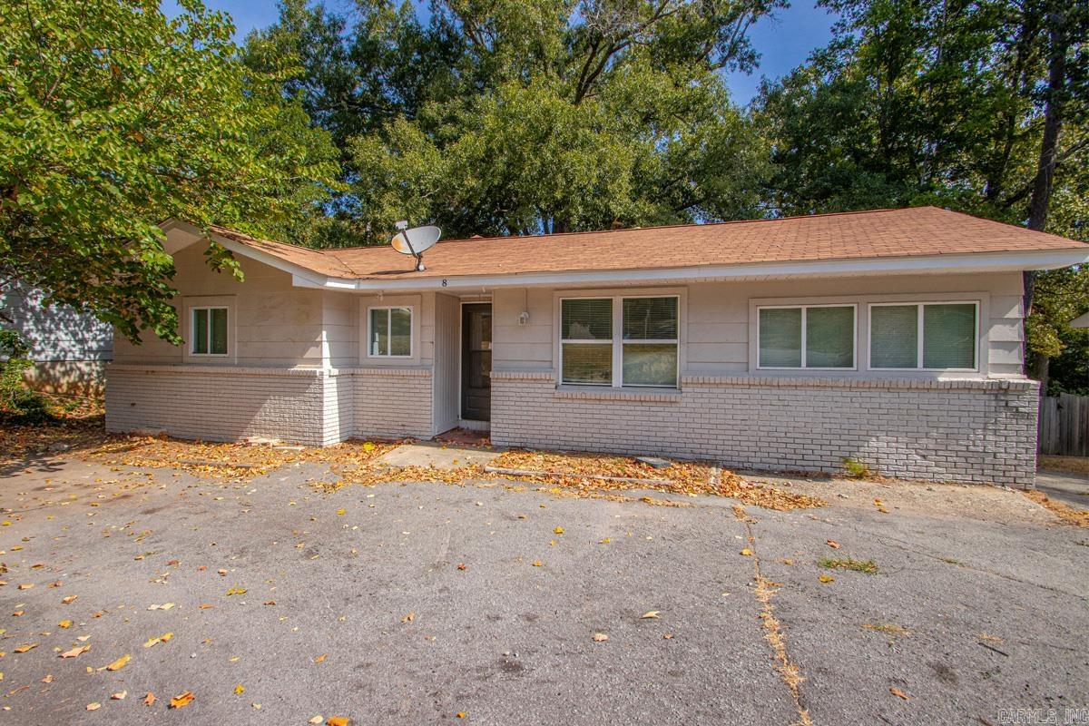 8 W Windsor Drive Property Photo 2