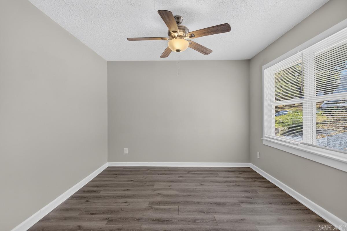 8 W Windsor Drive Property Photo 11