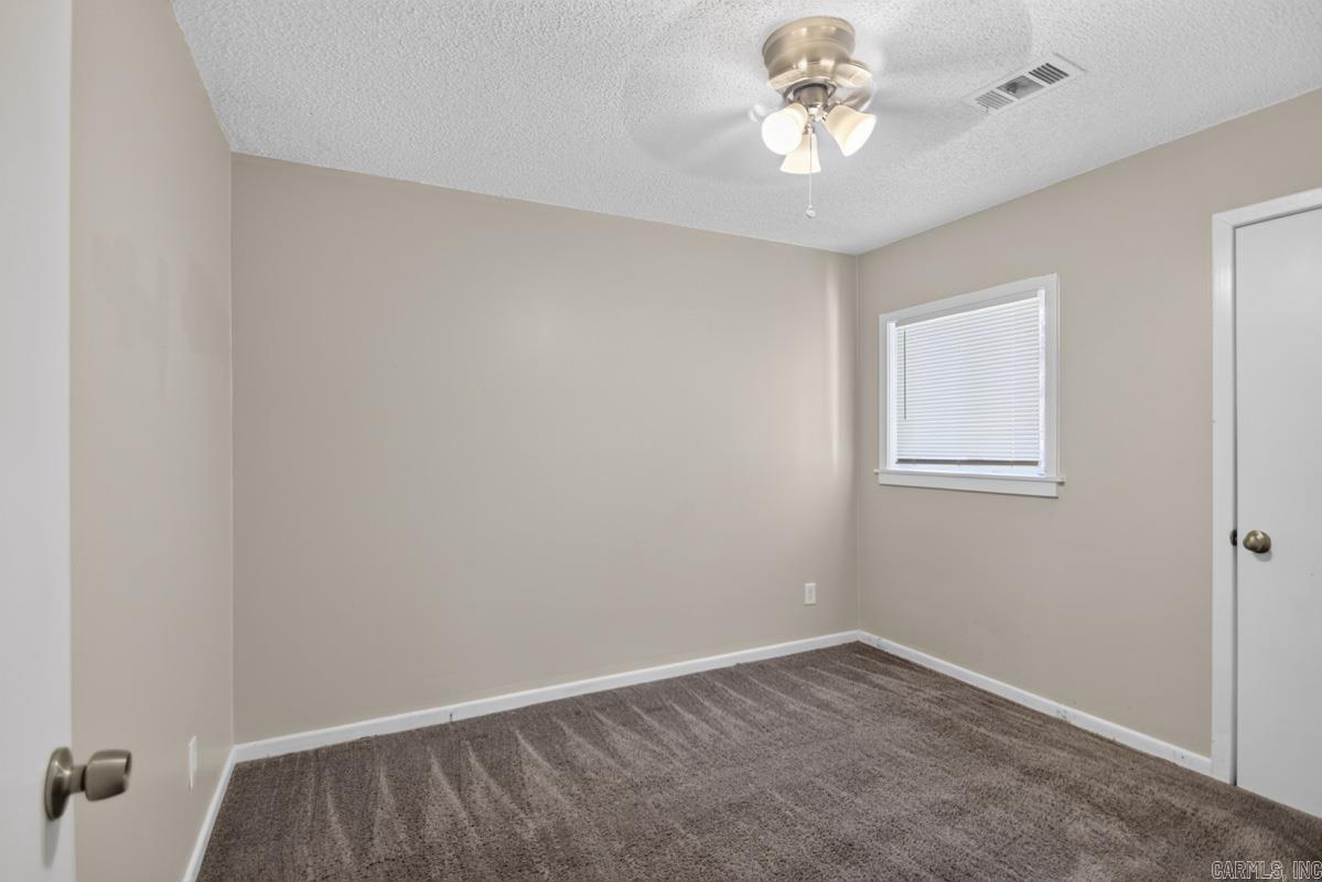 8 W Windsor Drive Property Photo 18