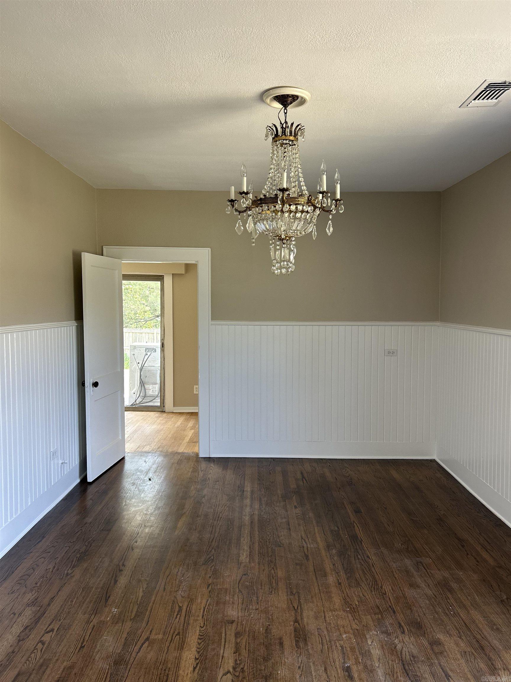 3665 W Hillsboro St Property Photo 6