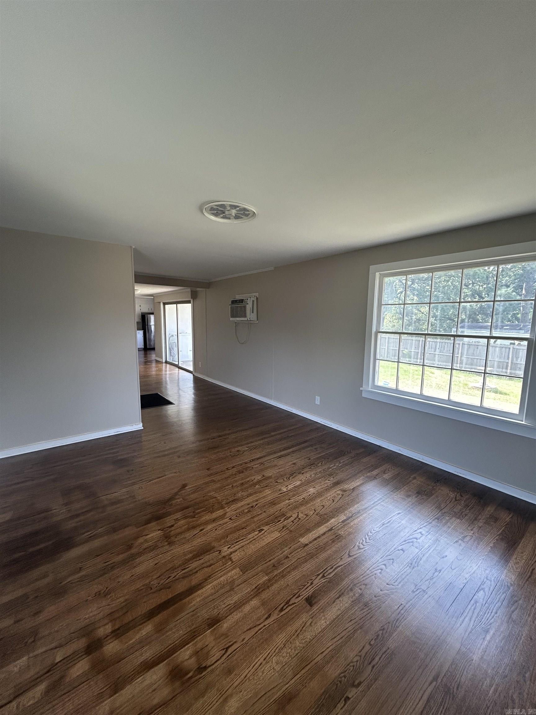 3665 W Hillsboro St Property Photo 14