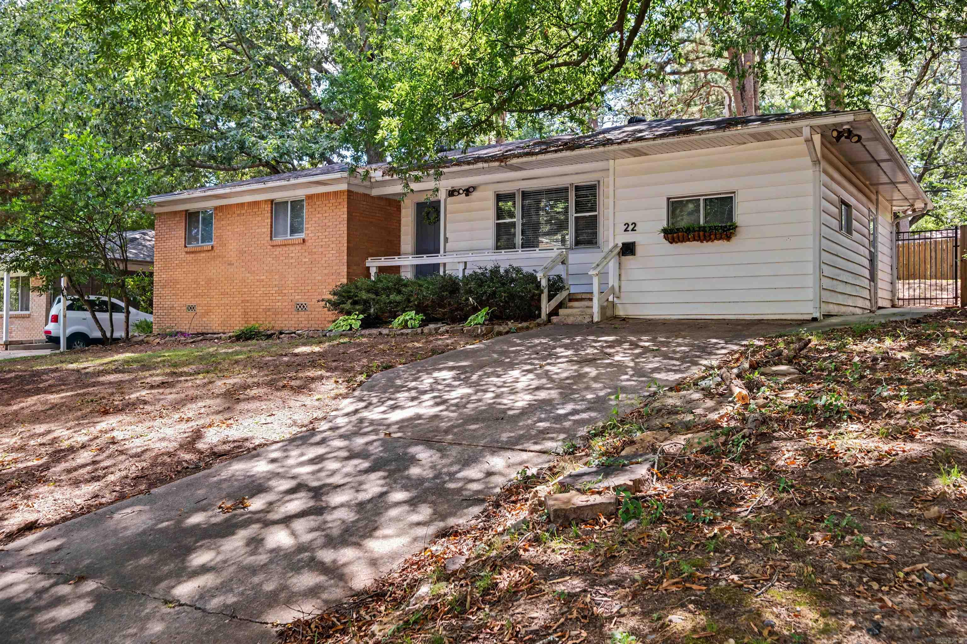 22 Holly Hill Property Photo 1