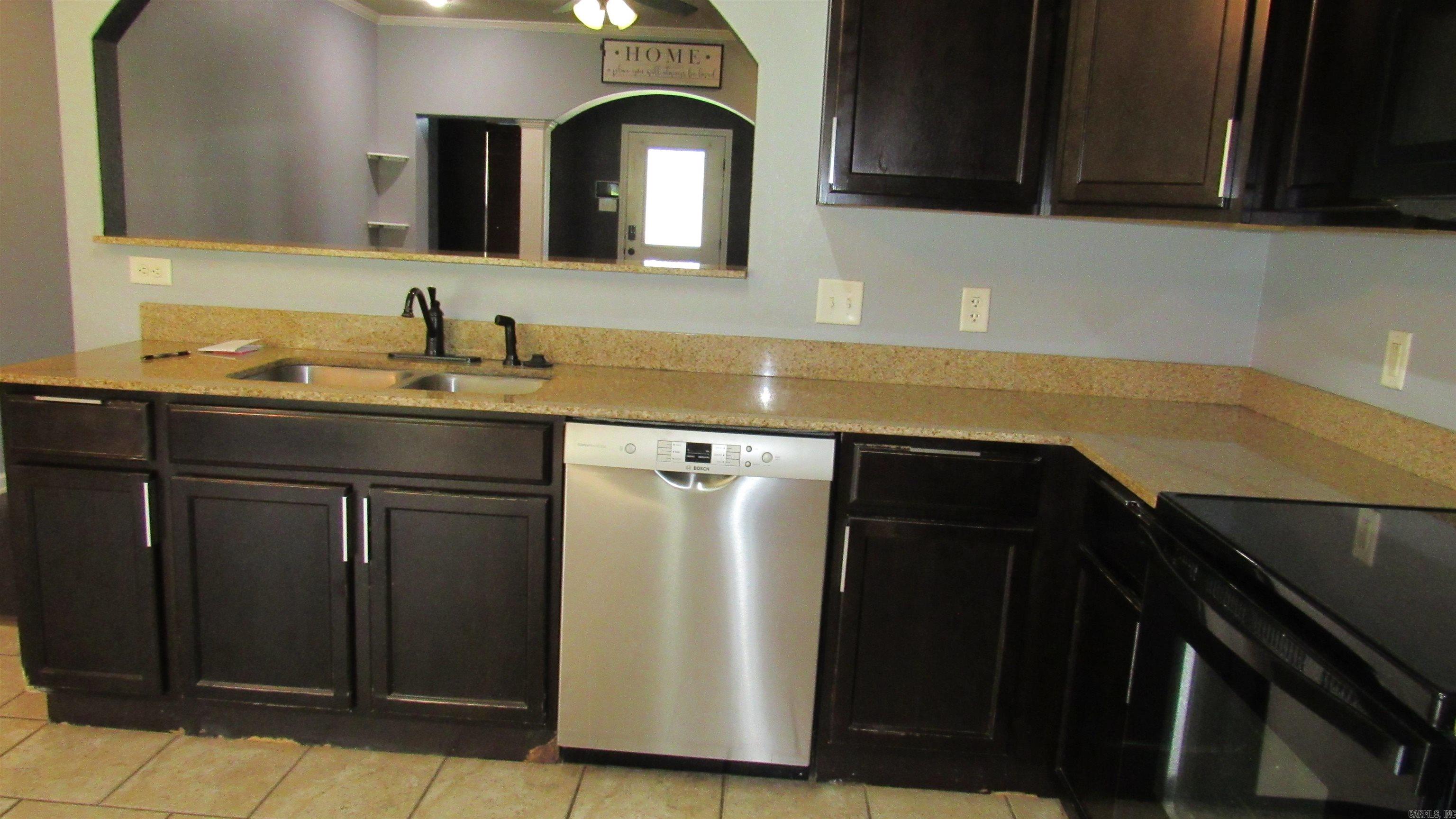 2025 Shadow Ridge Road Property Photo 14