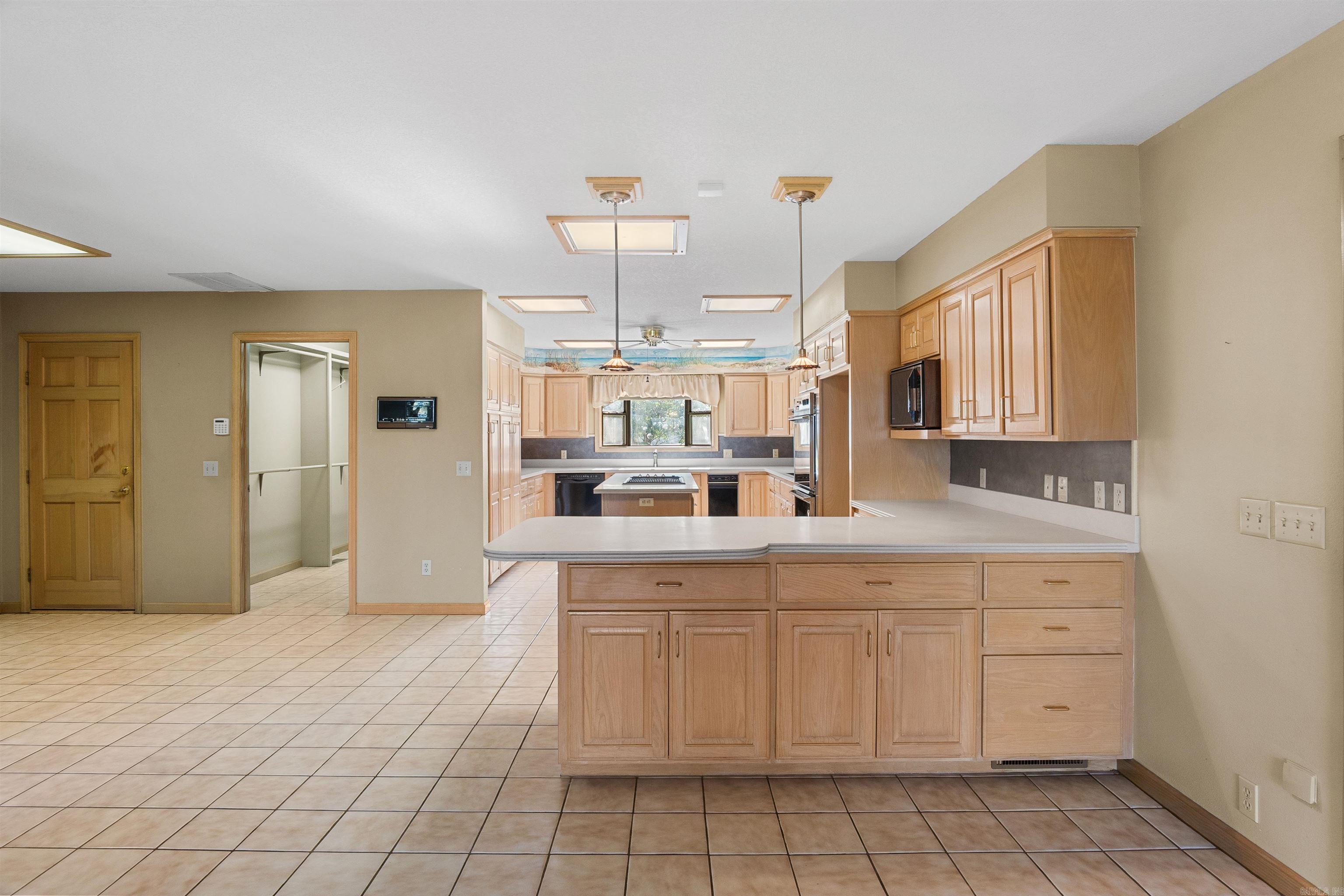 1211 Palisades Circle Property Photo 3