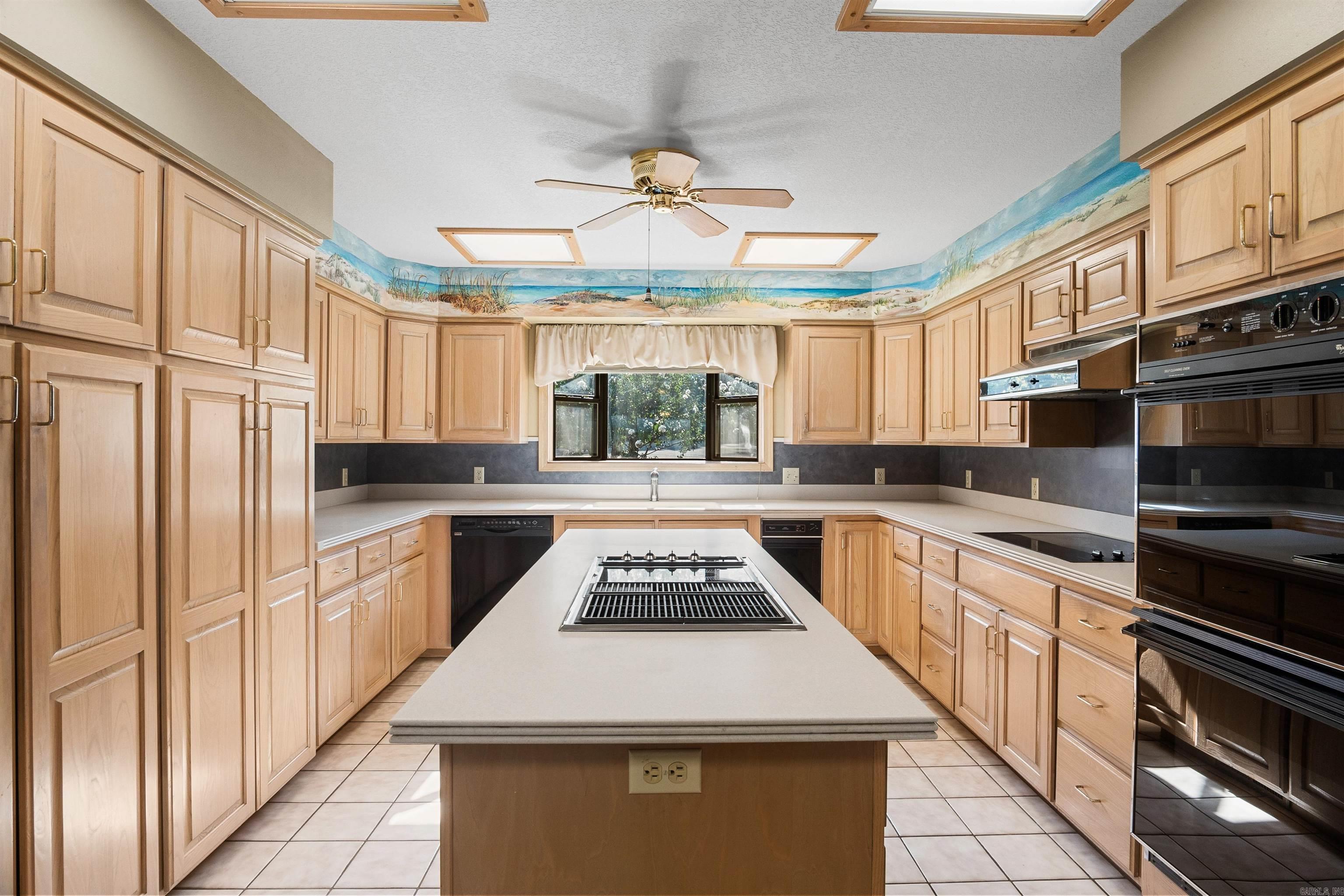 1211 Palisades Circle Property Photo 6