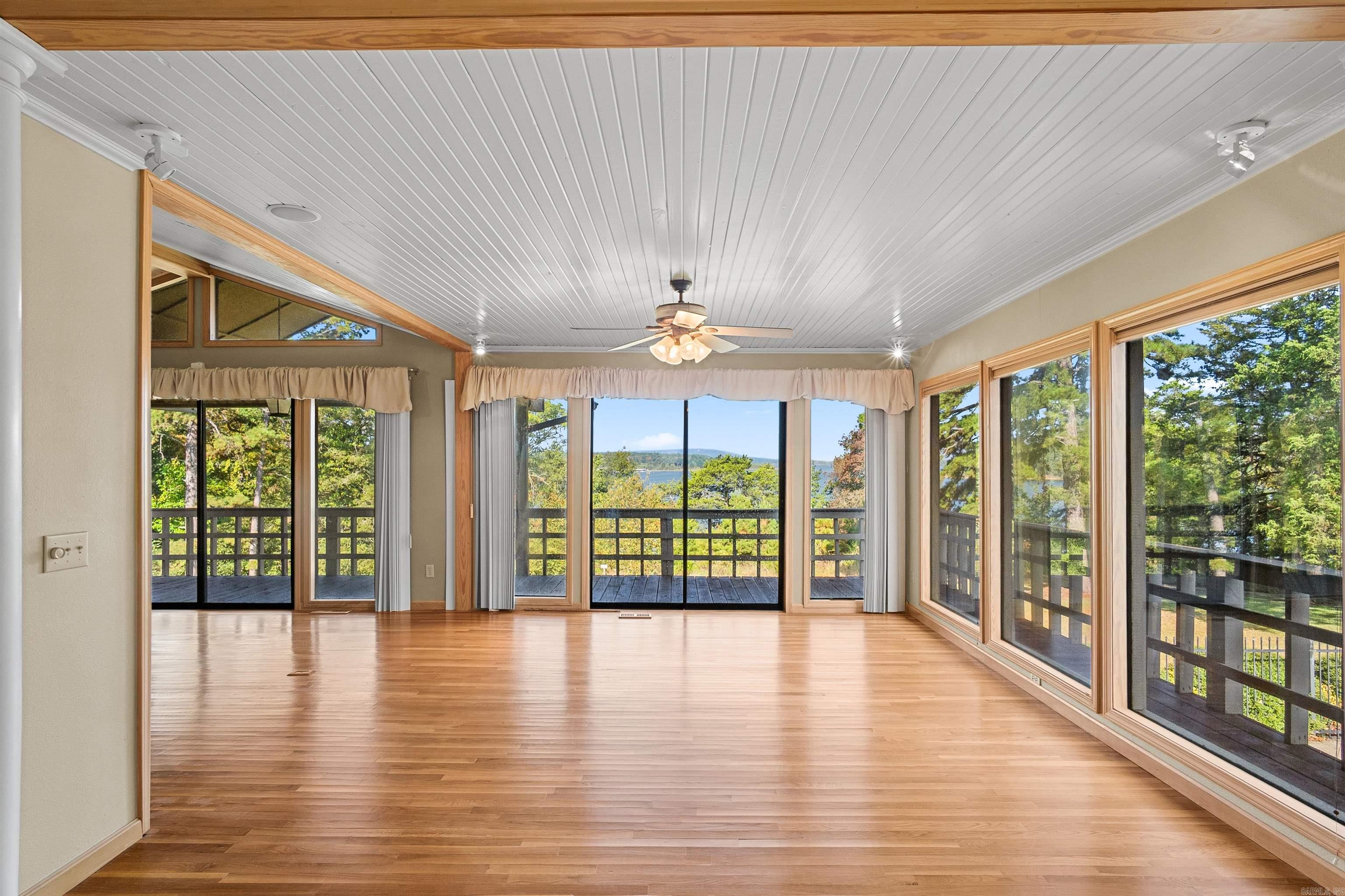 1211 Palisades Circle Property Photo 10