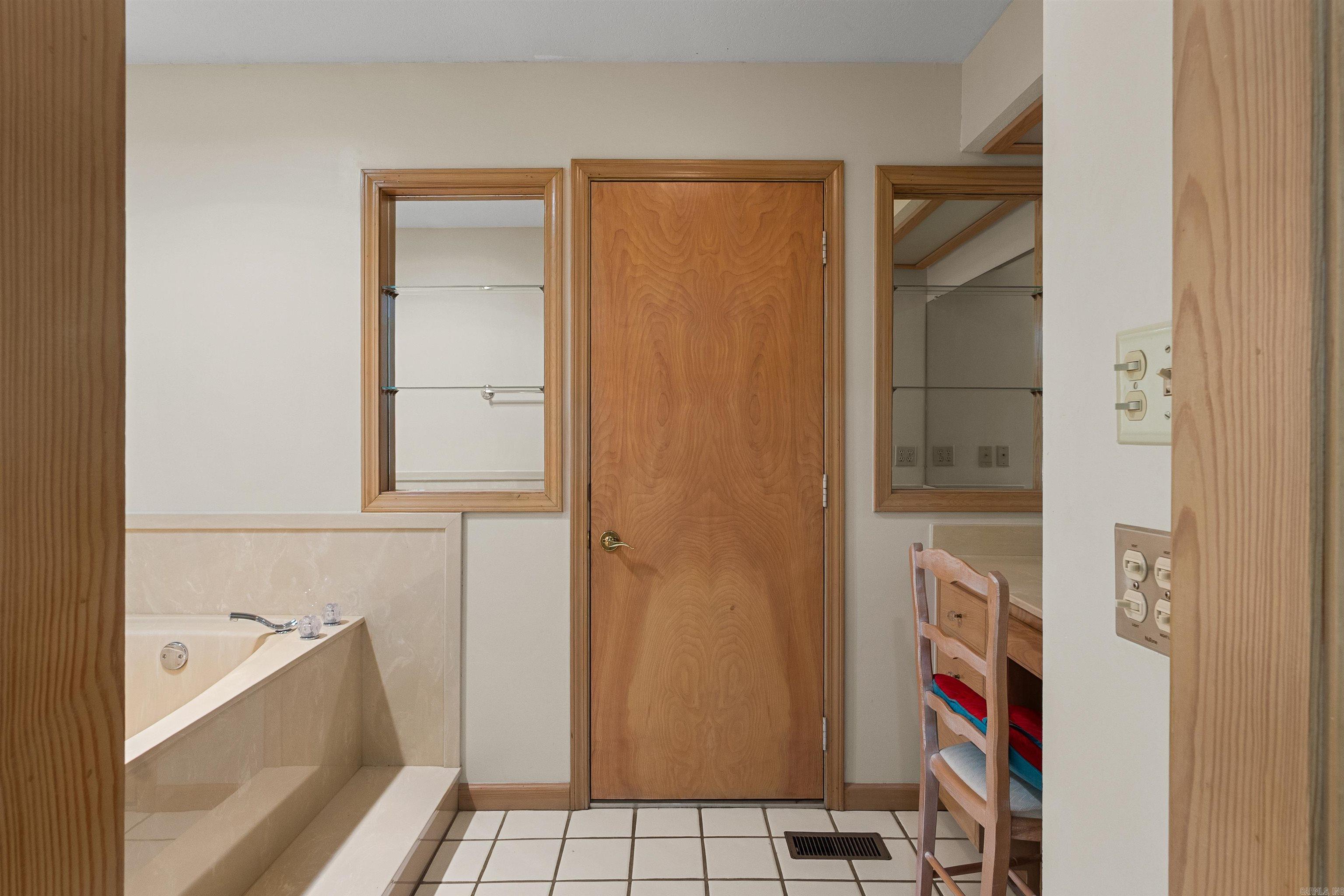 1211 Palisades Circle Property Photo 24