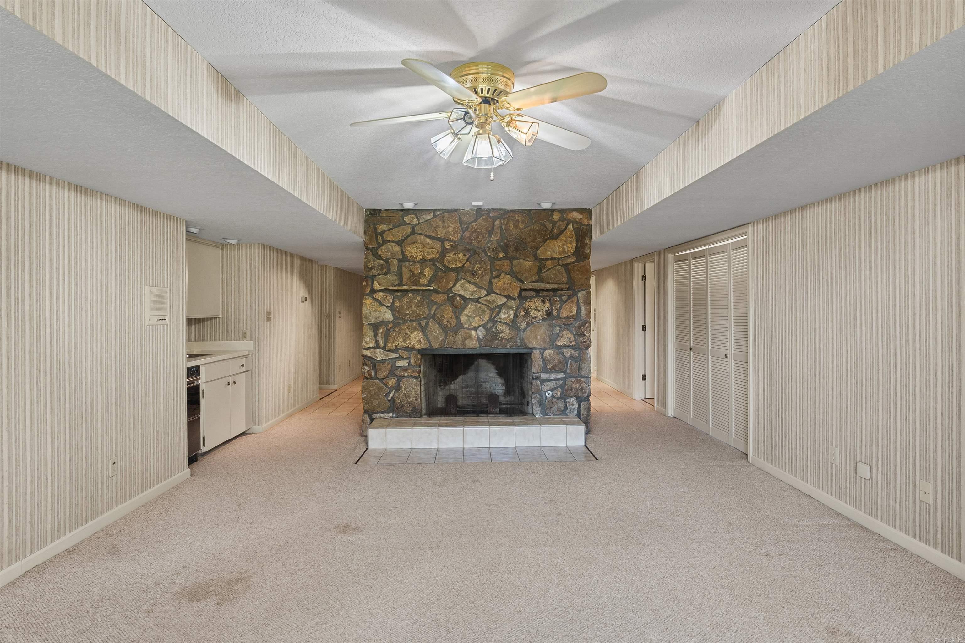 1211 Palisades Circle Property Photo 32