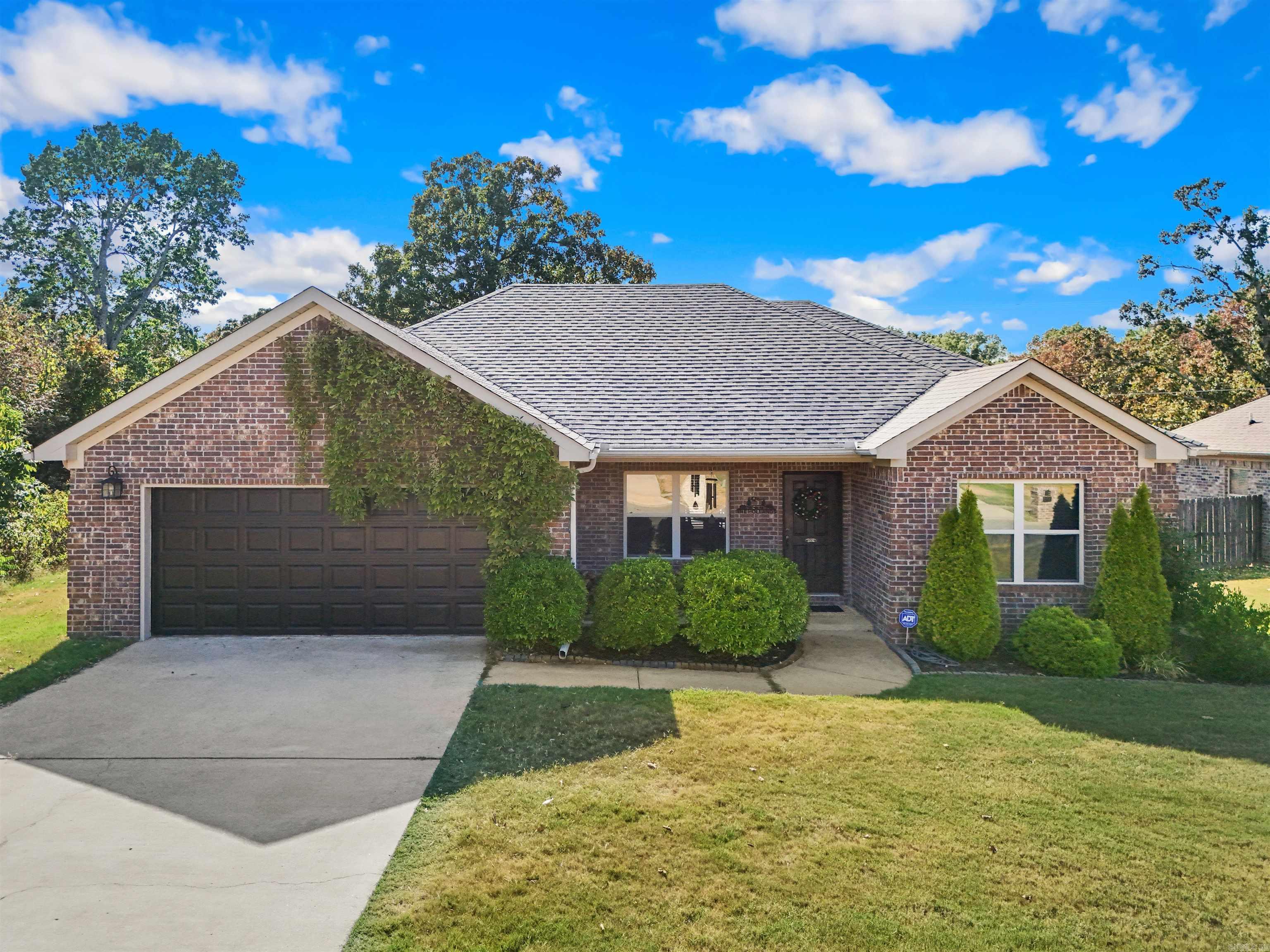 577 Crepe Myrtle Loop Property Photo 1