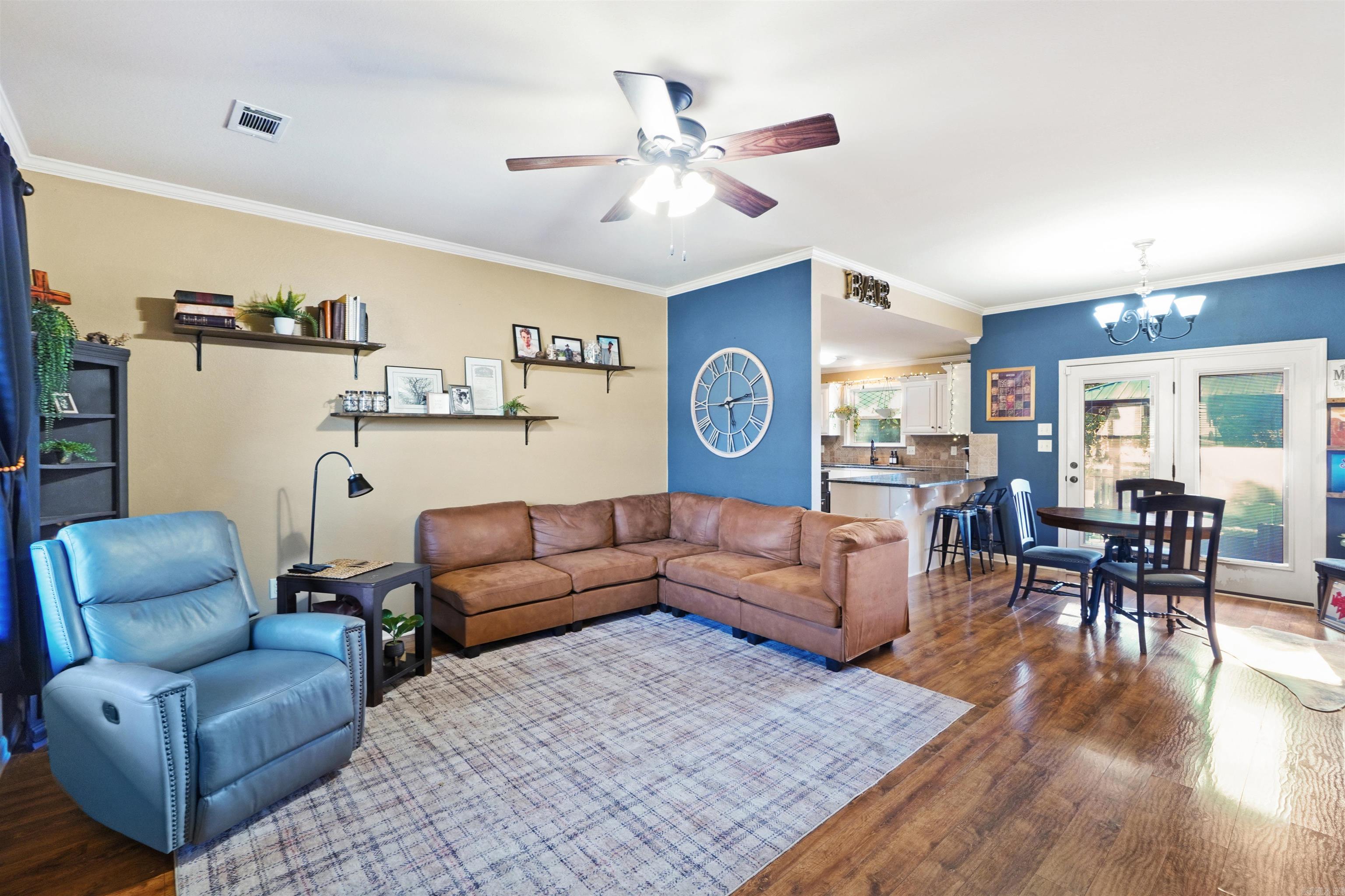 577 Crepe Myrtle Loop Property Photo 3
