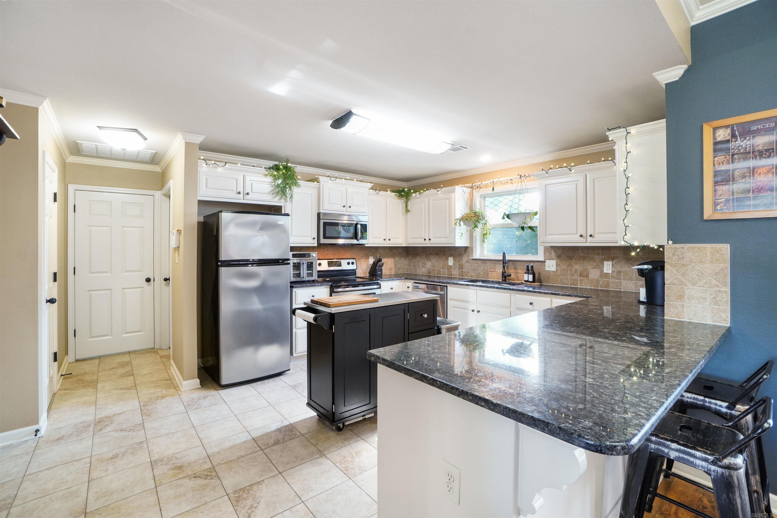 577 Crepe Myrtle Loop Property Photo 4