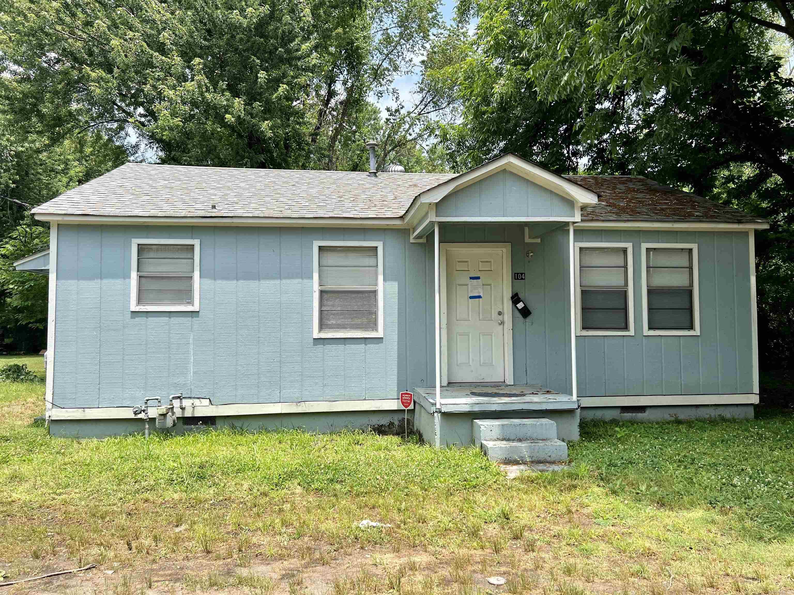104 Linda Ln Property Photo 1
