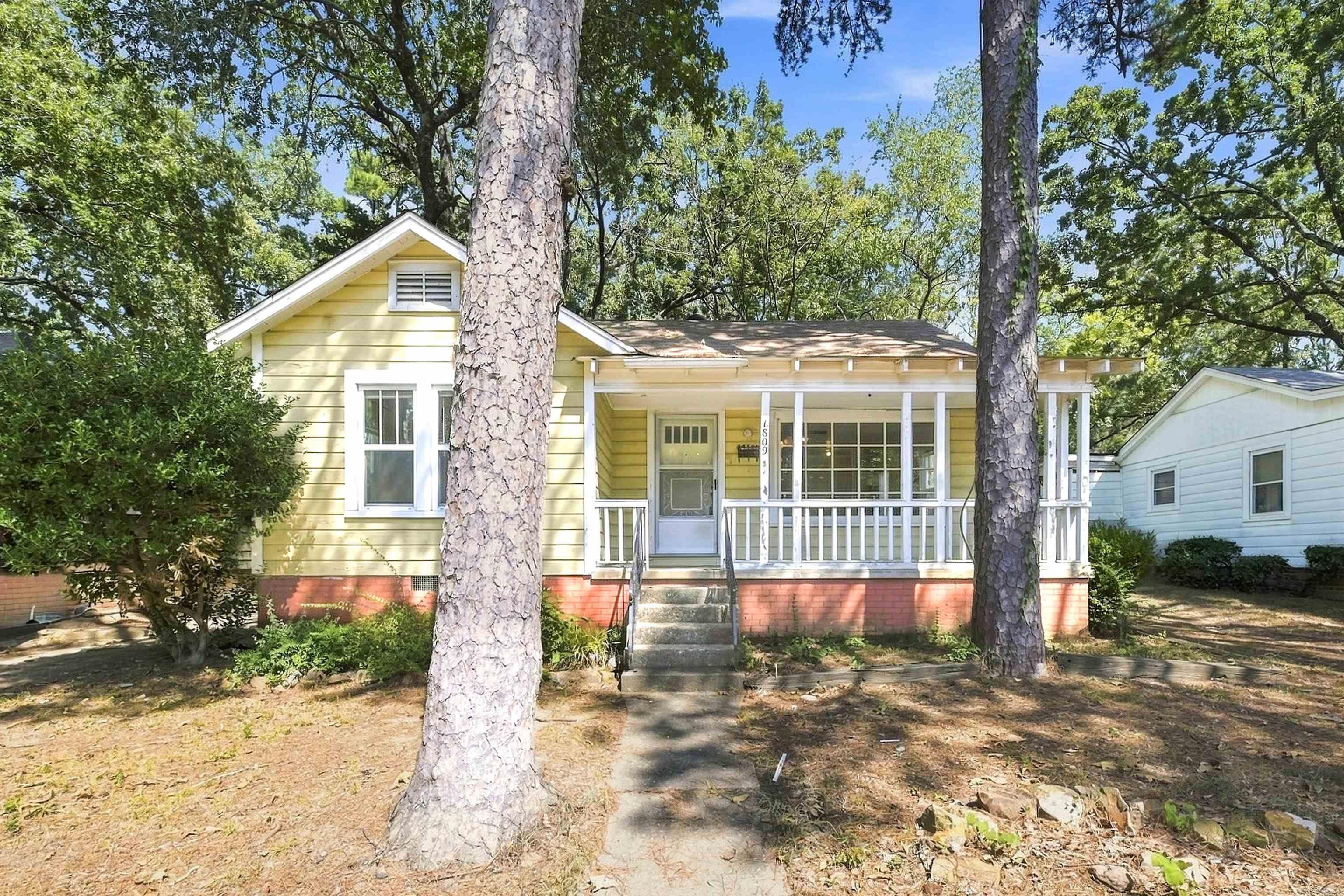 1809 S Buchanan Street Property Photo 1