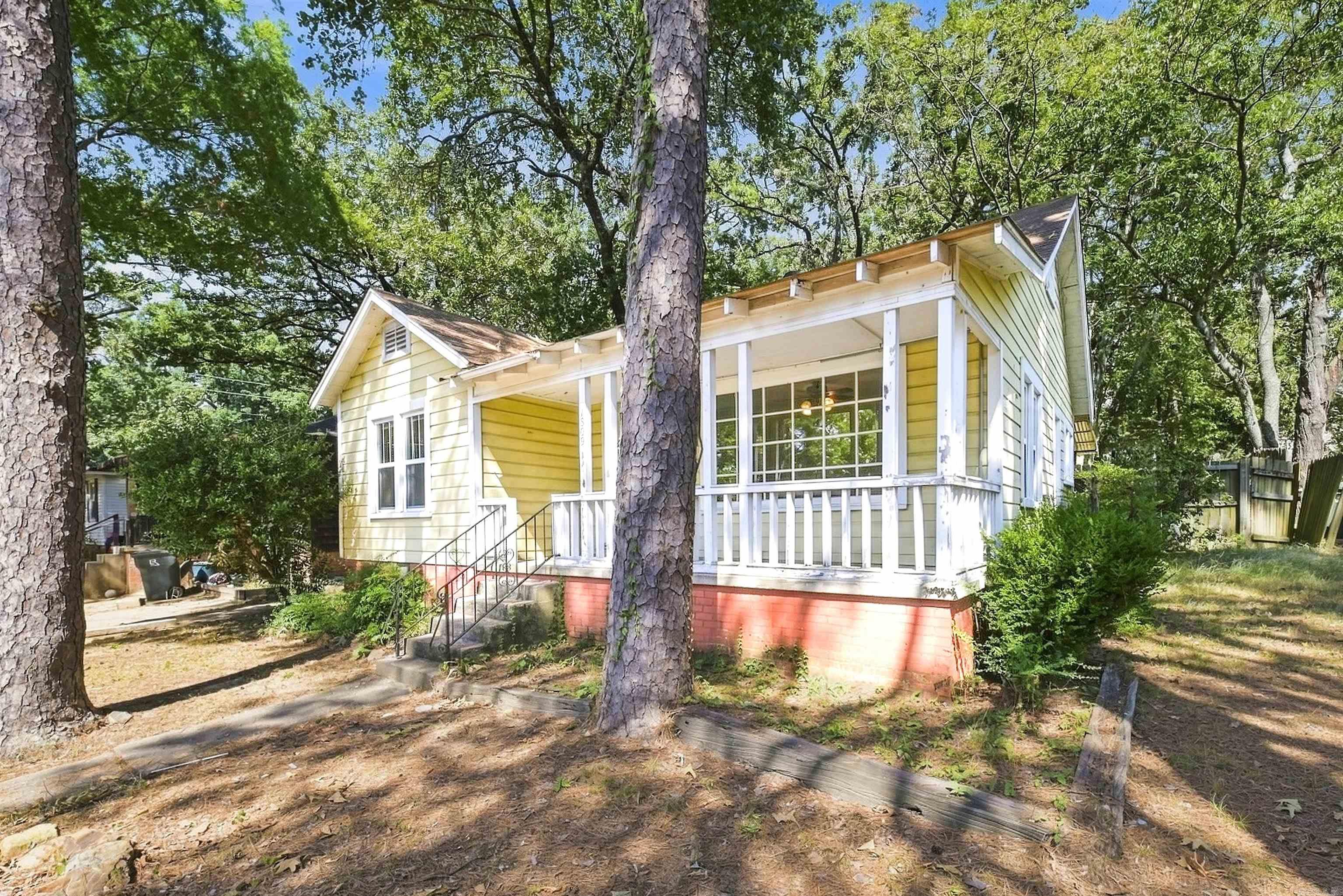 1809 S Buchanan Street Property Photo 3