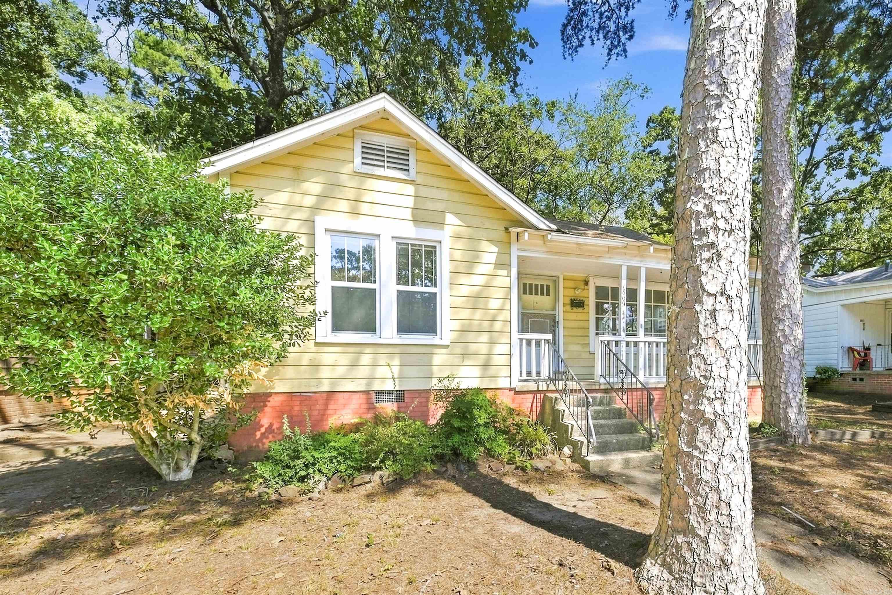 1809 S Buchanan Street Property Photo 4