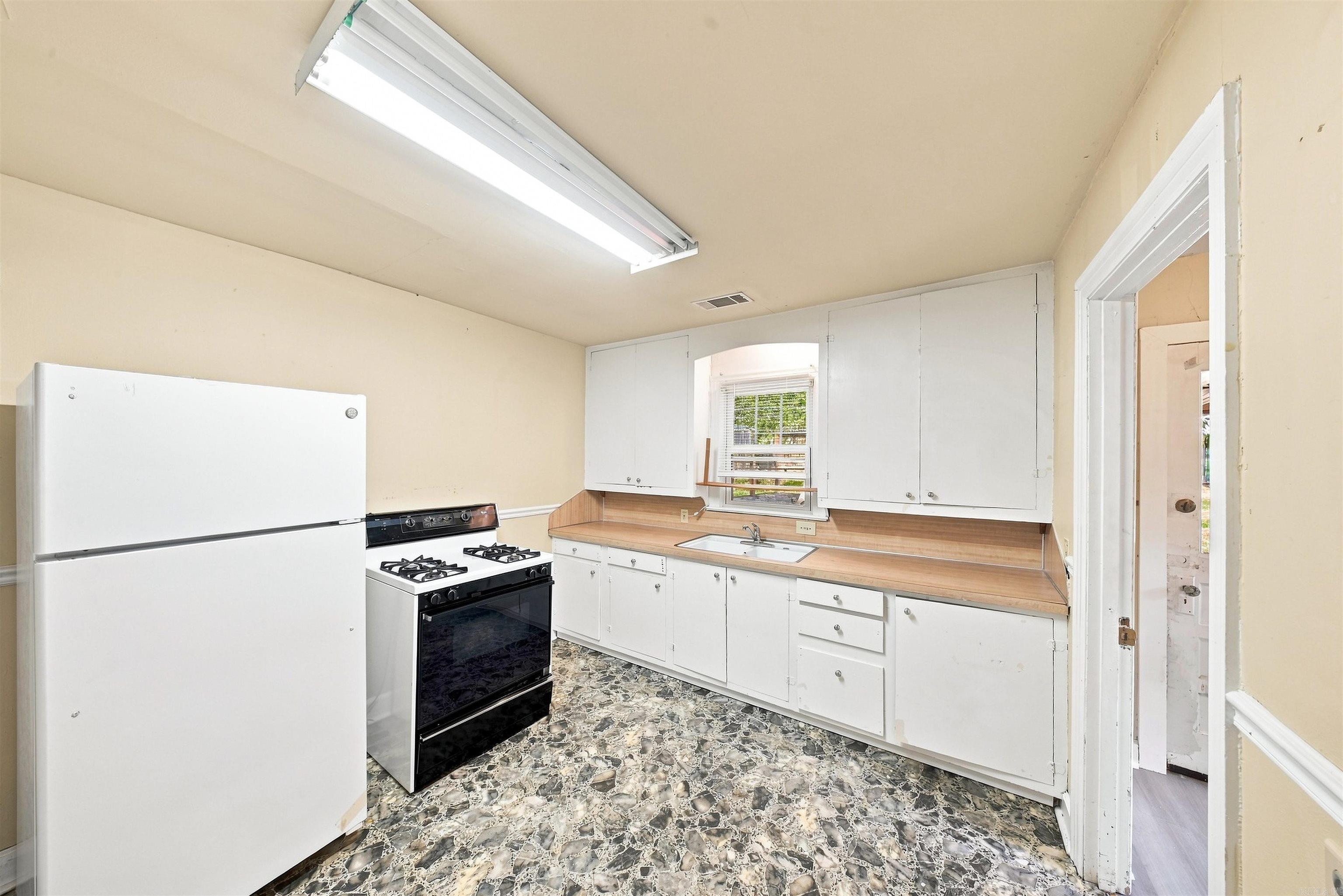 1809 S Buchanan Street Property Photo 11