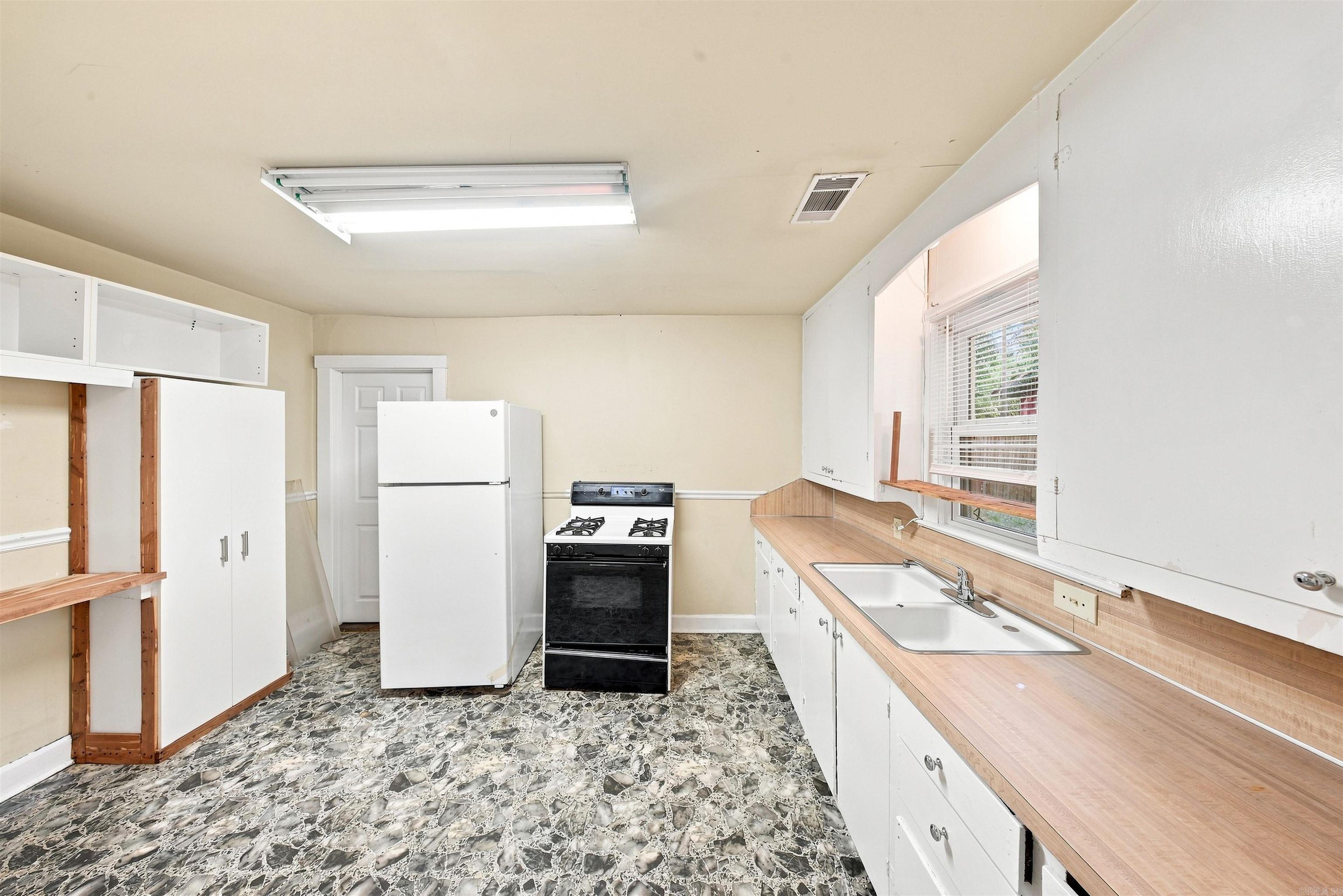 1809 S Buchanan Street Property Photo 13