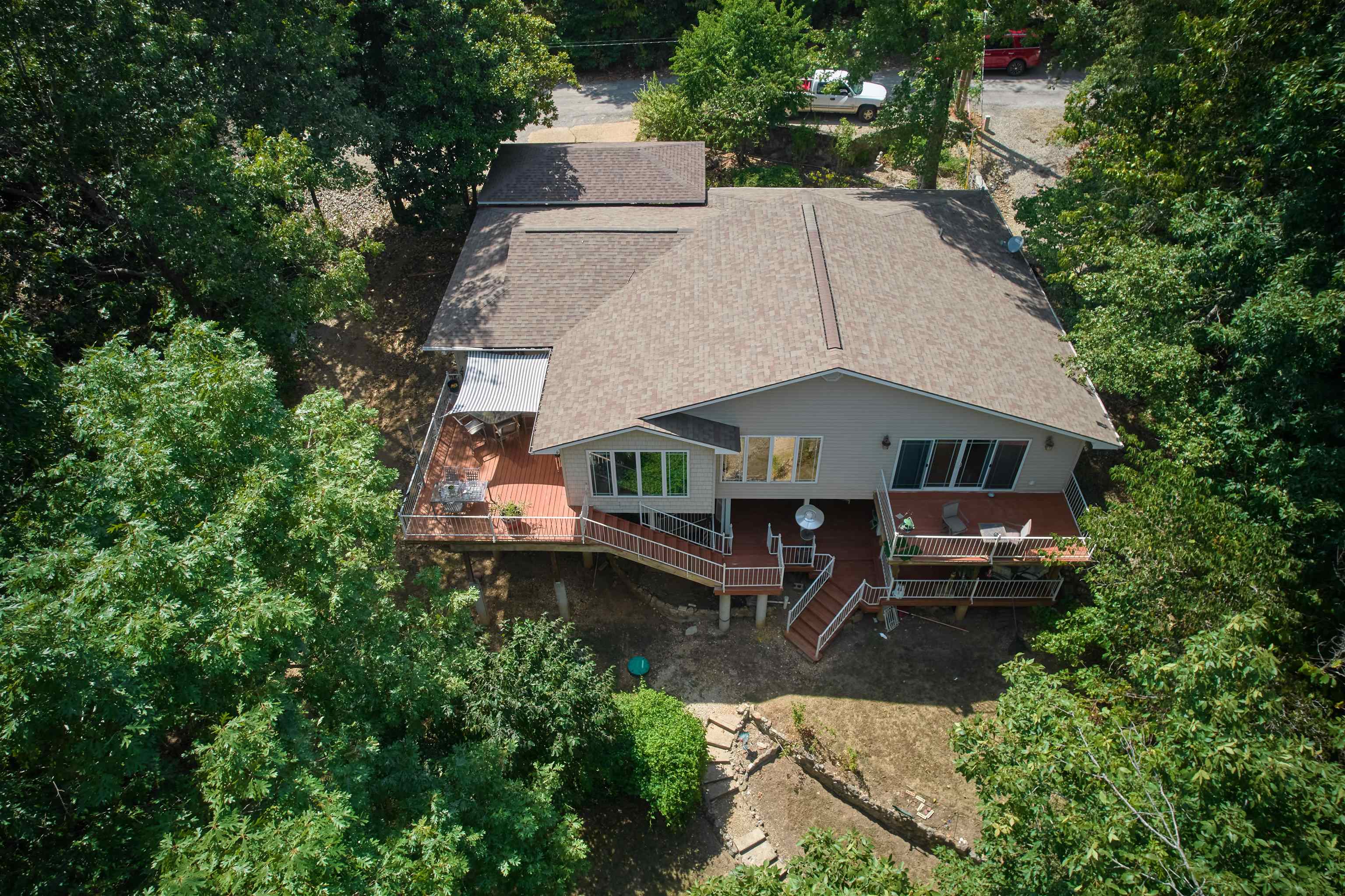 117 W Lakeshore Dr Property Photo 3