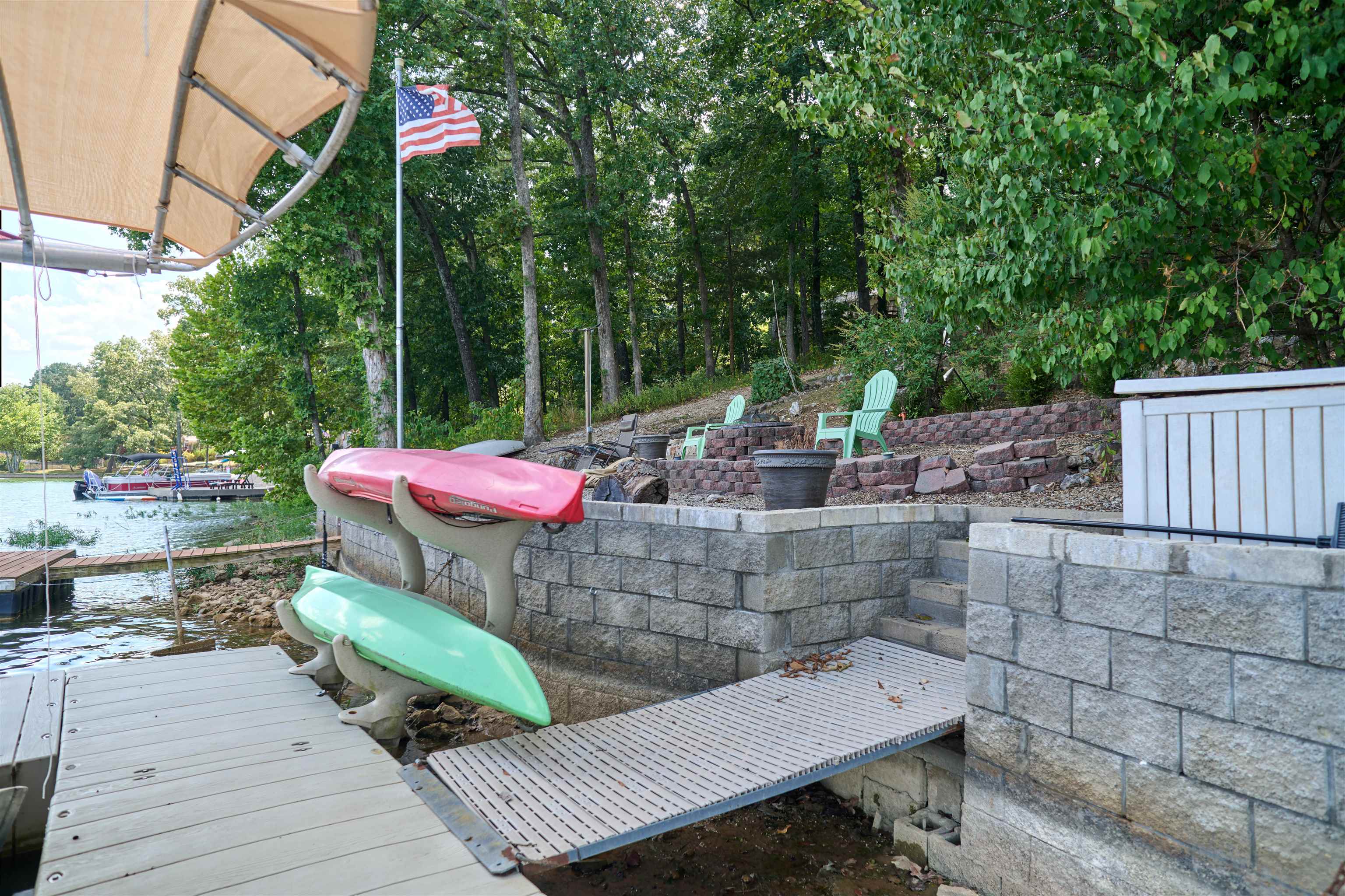 117 W Lakeshore Dr Property Photo 8