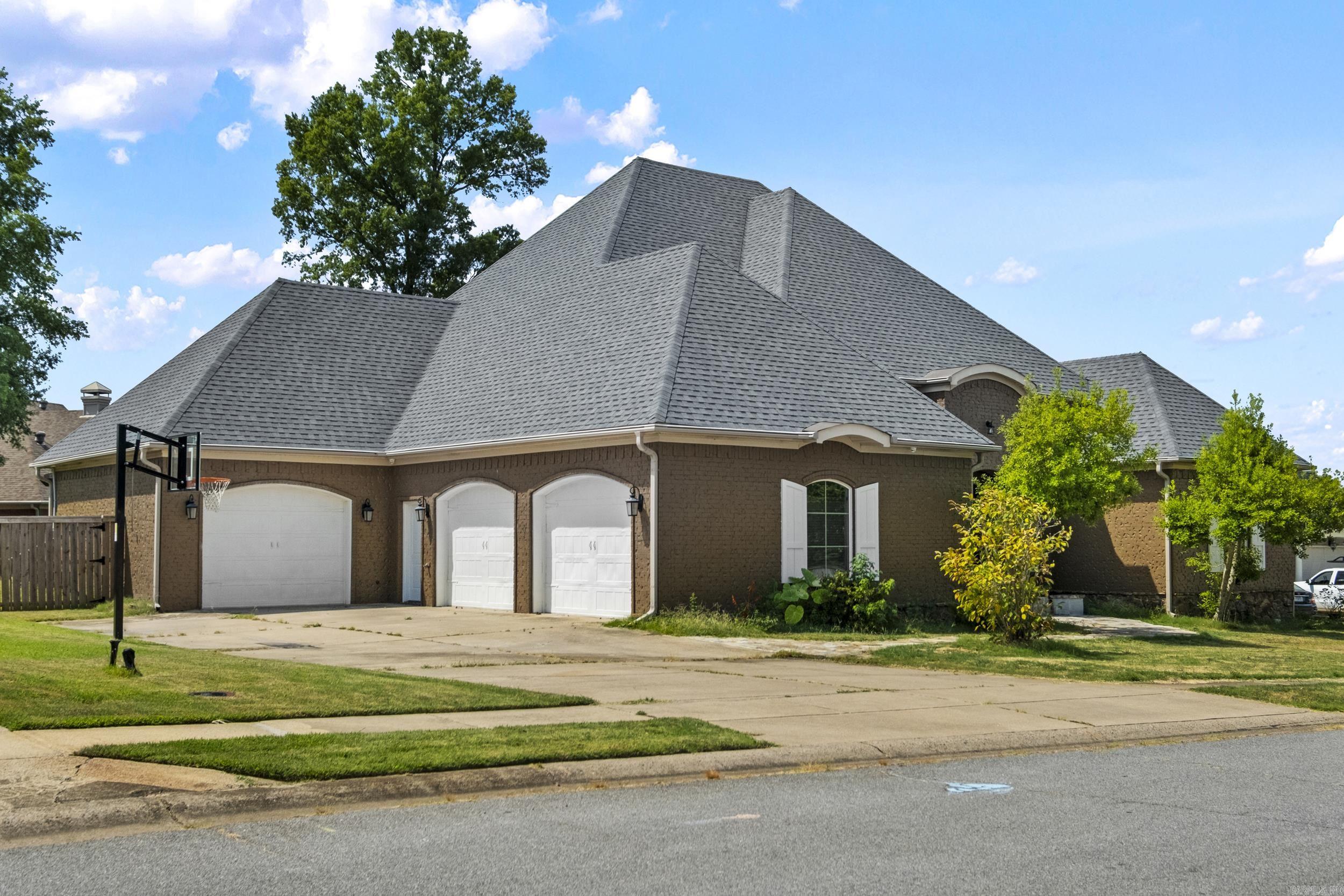 603 Sedgefield Drive Property Photo 2