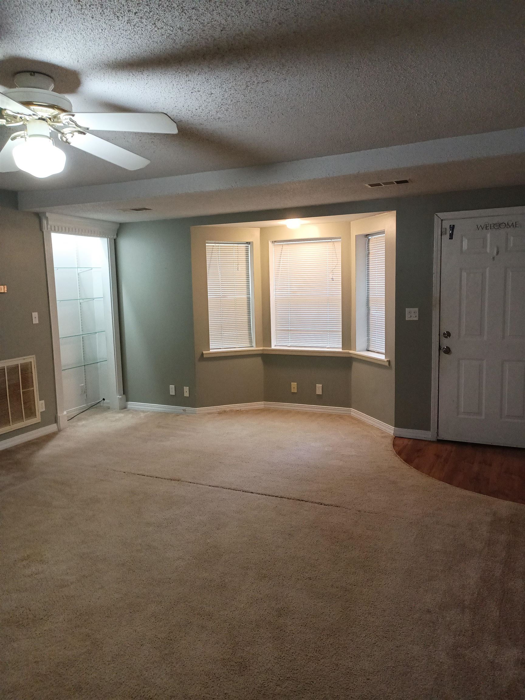 16 Navajo Dr Property Photo 4