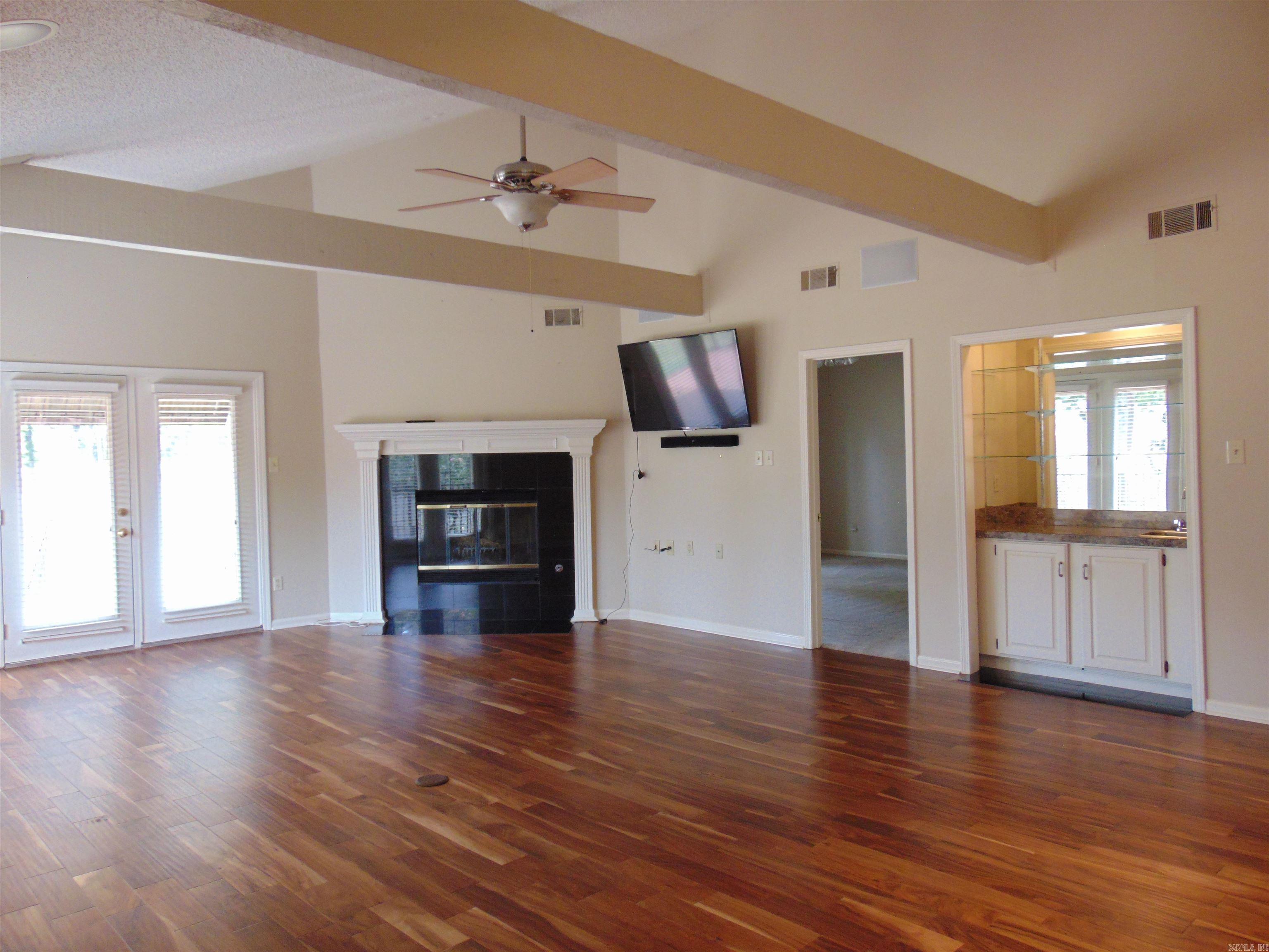 9 Caddy Cove Property Photo 2