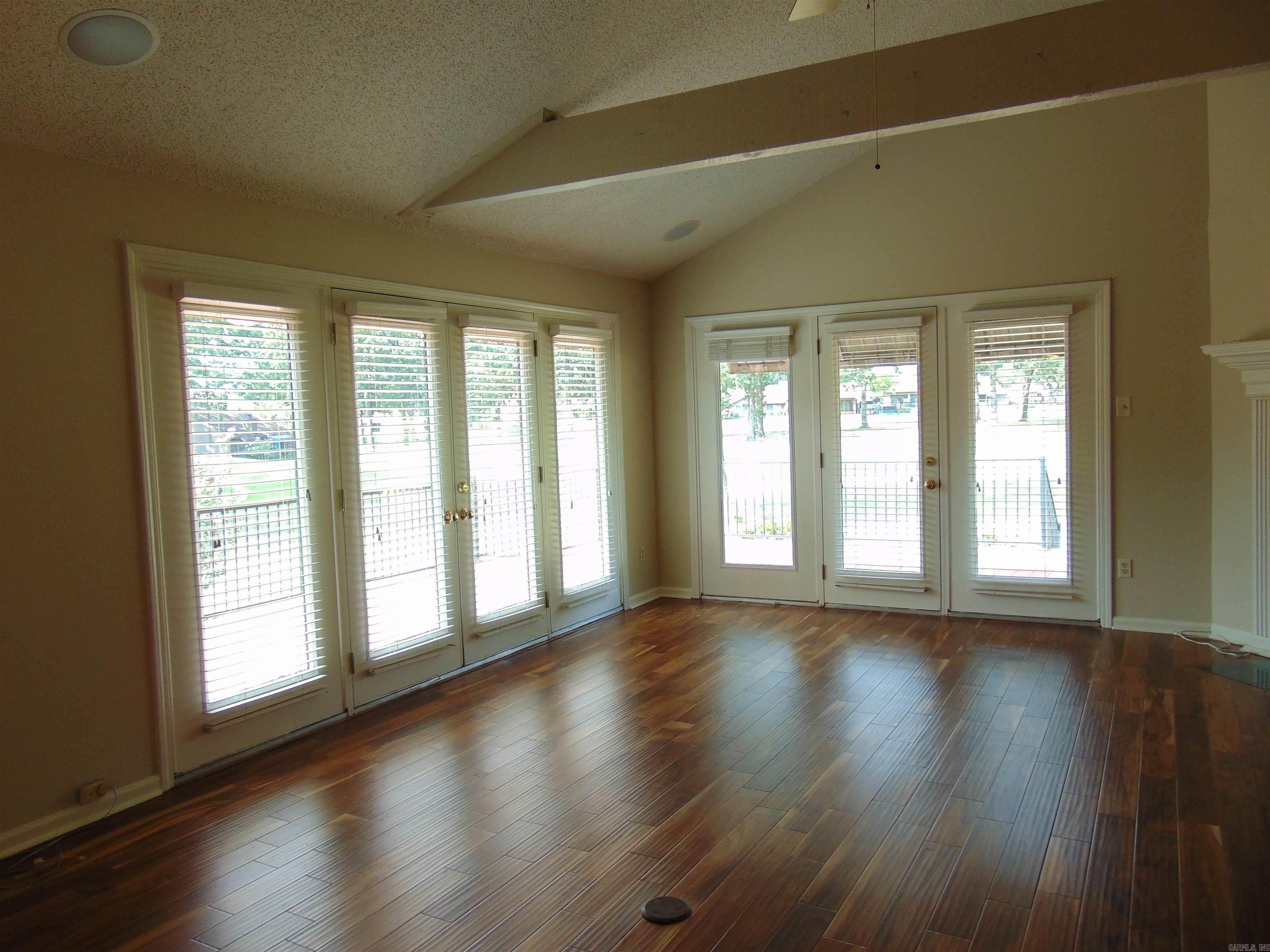 9 Caddy Cove Property Photo 5