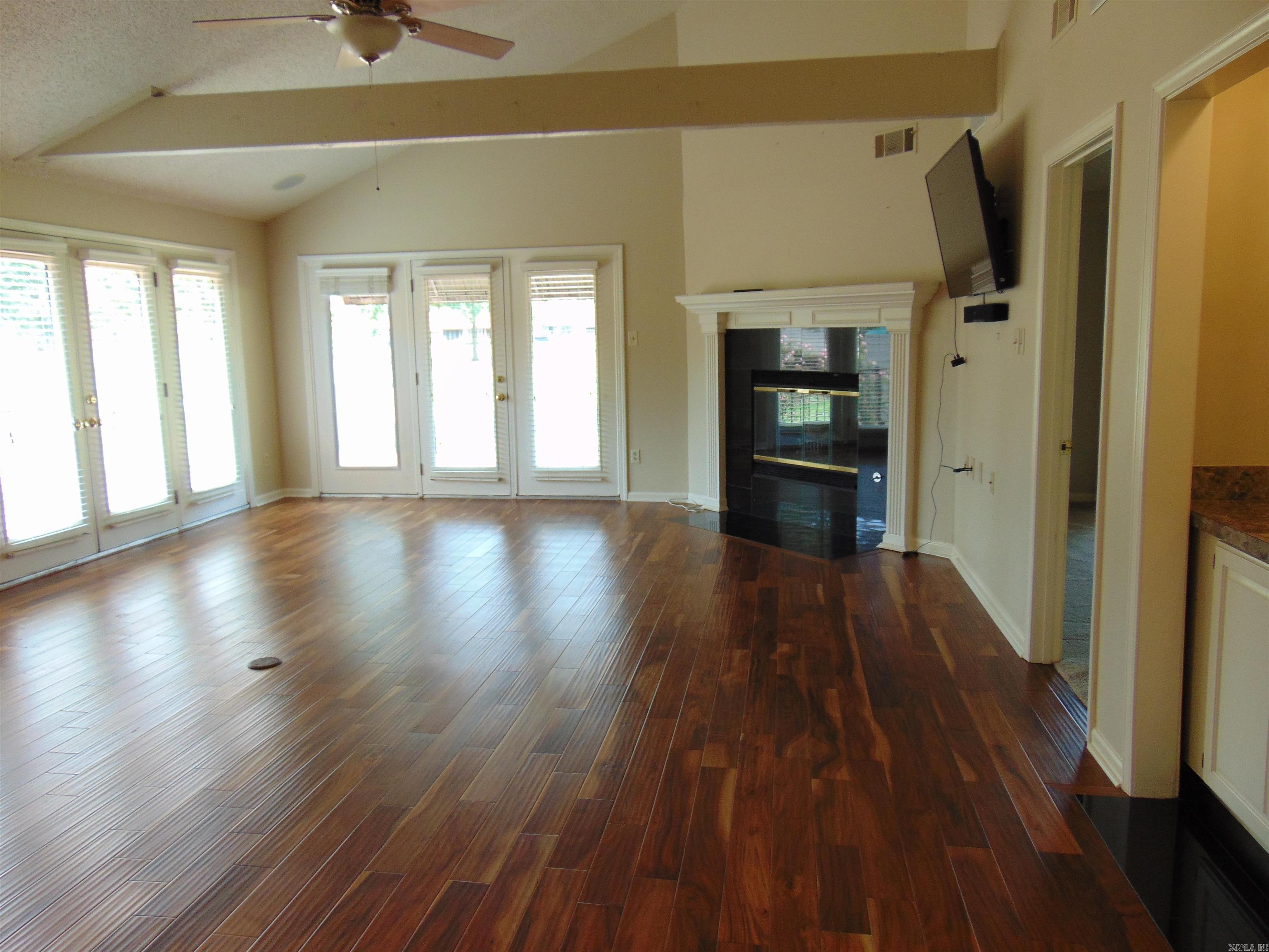 9 Caddy Cove Property Photo 6
