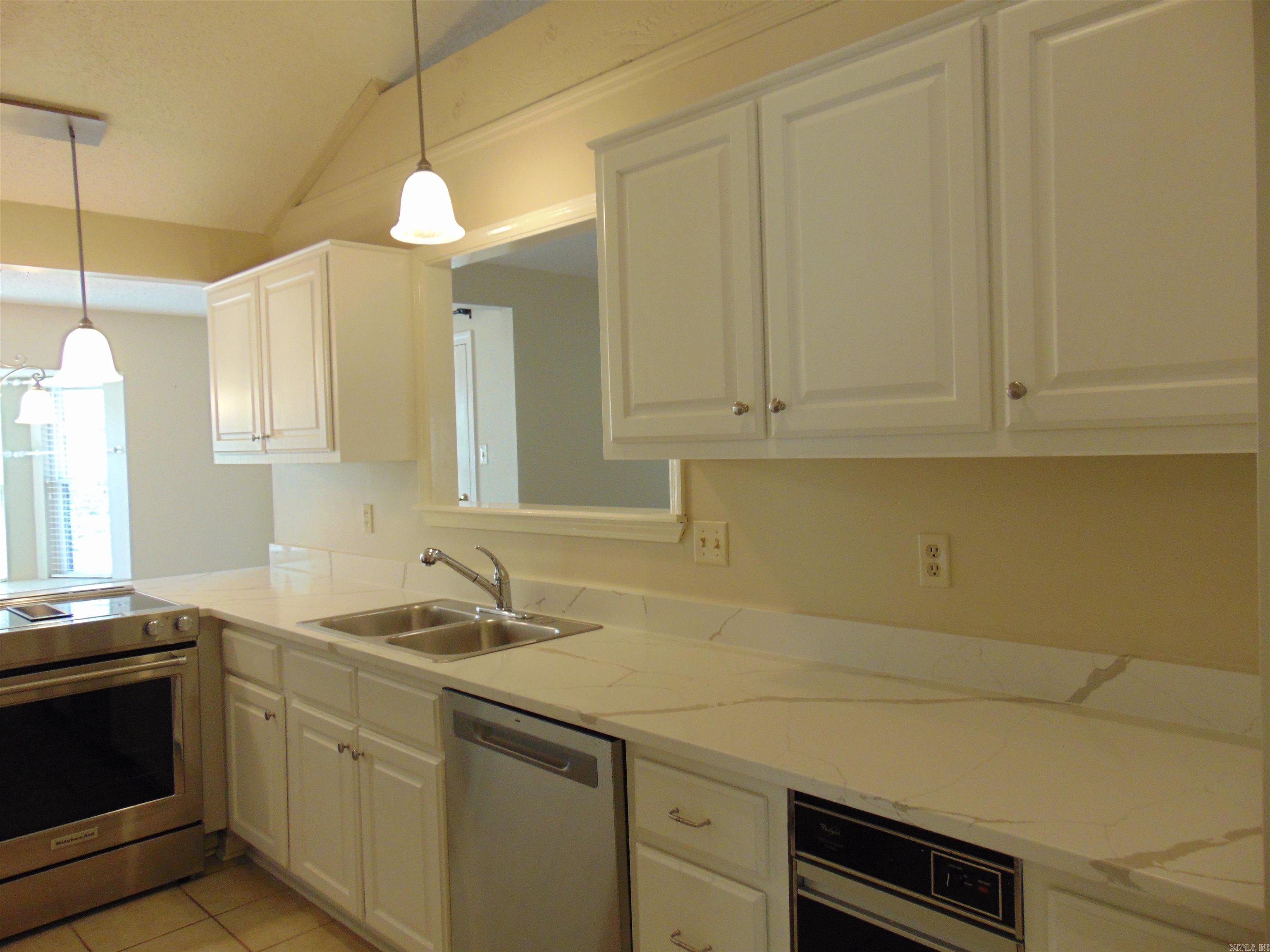 9 Caddy Cove Property Photo 12
