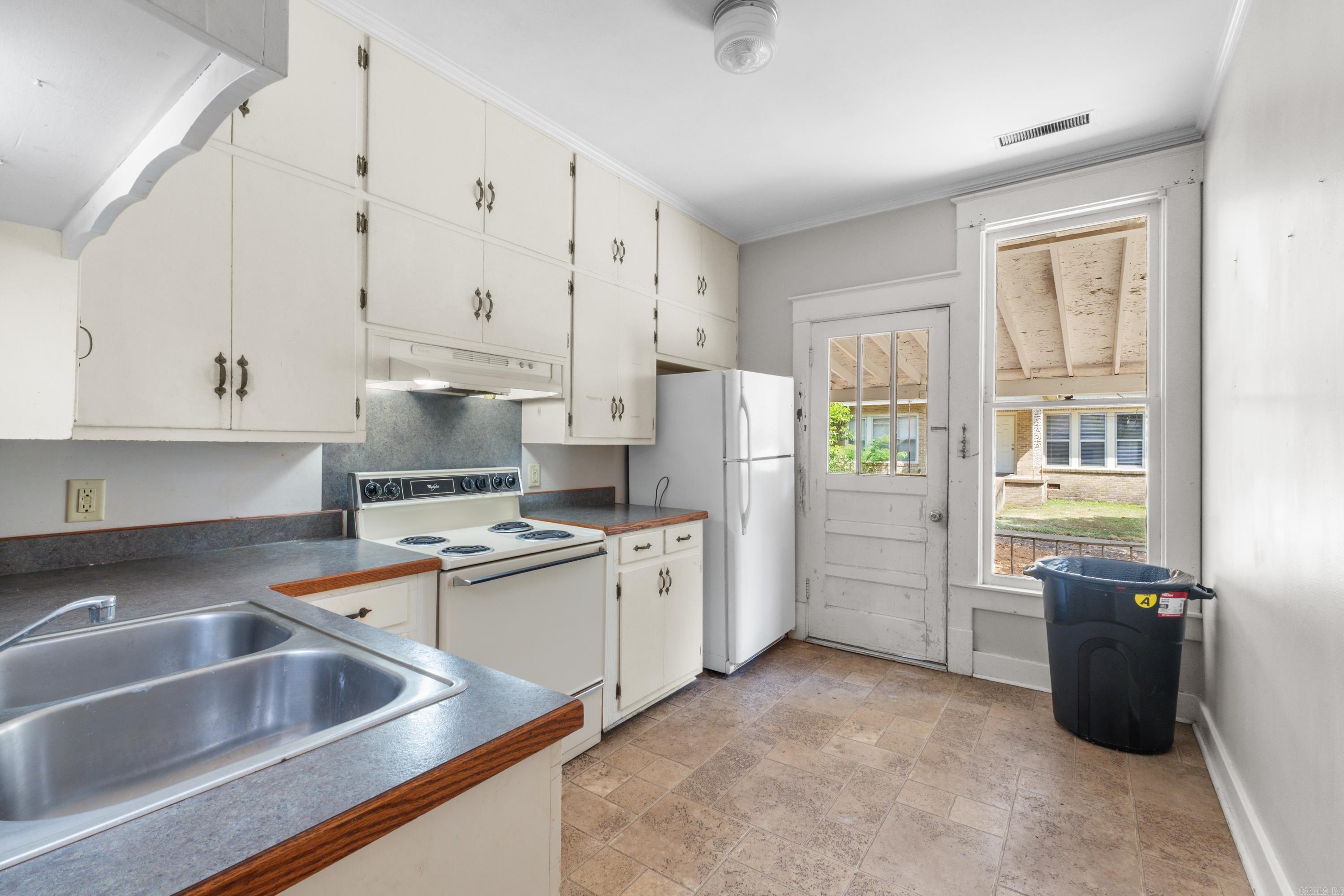 321 N 11th Street 321 & 323 Property Photo 8