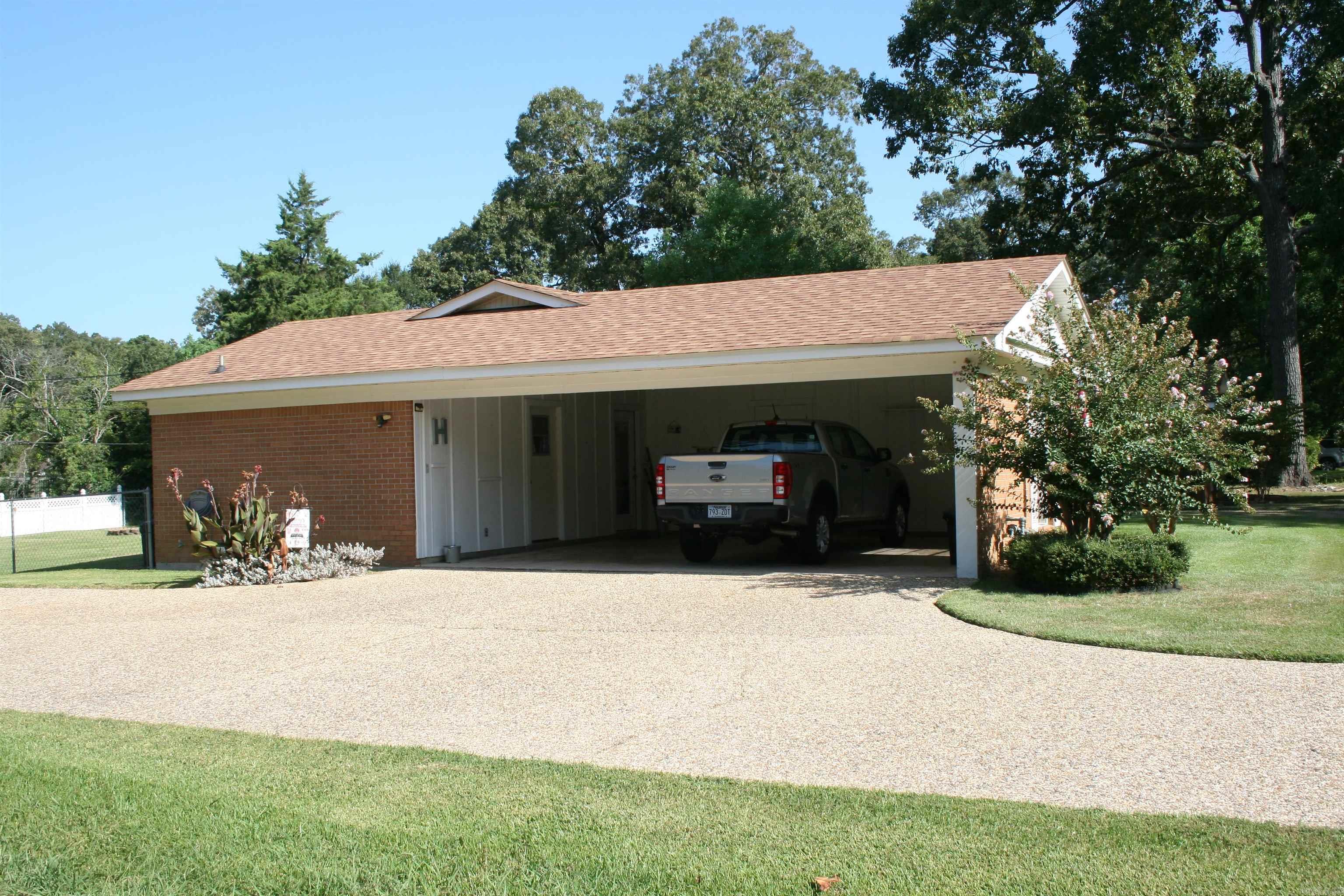 1402 Cedar Street Property Photo 3