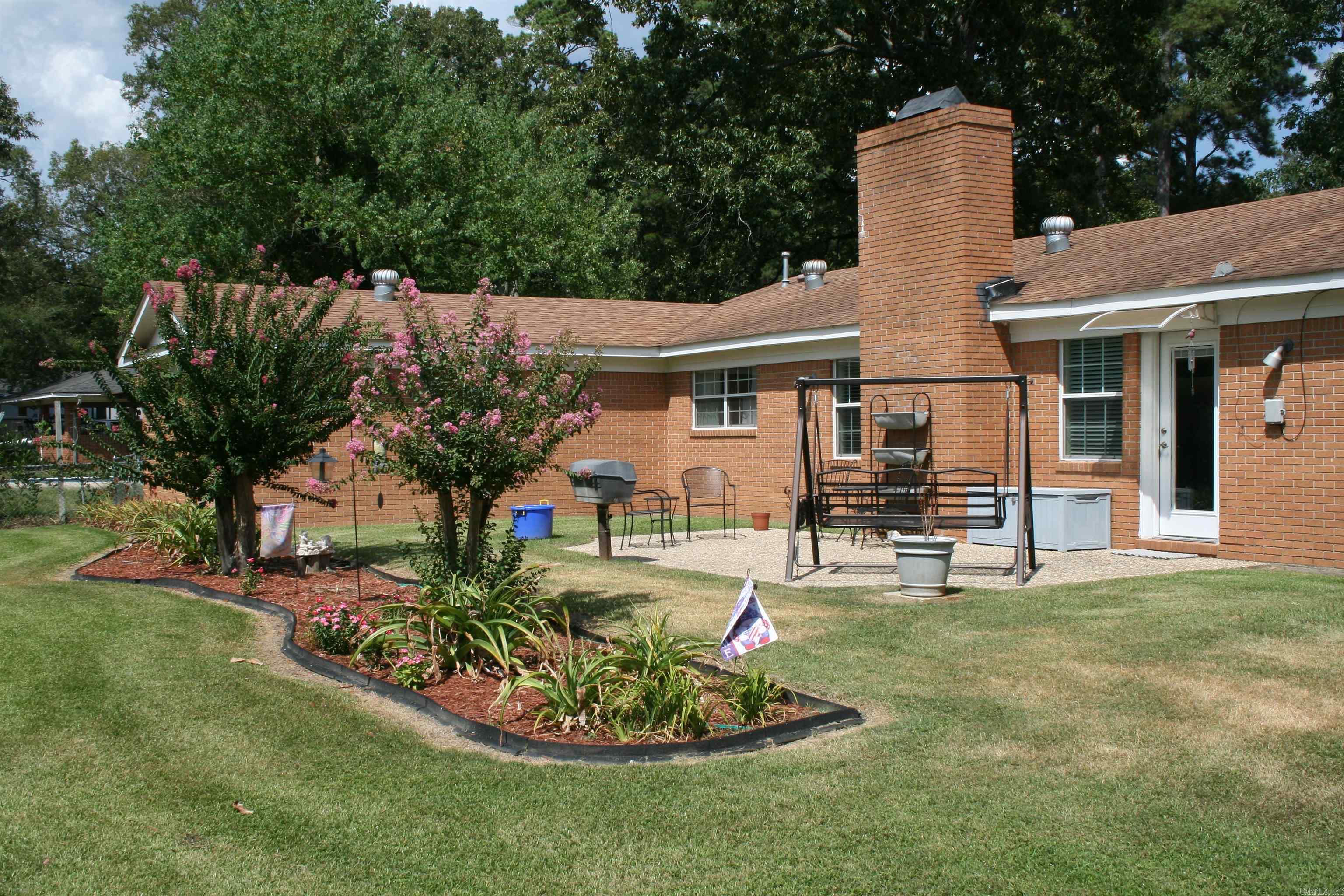 1402 Cedar Street Property Photo 8