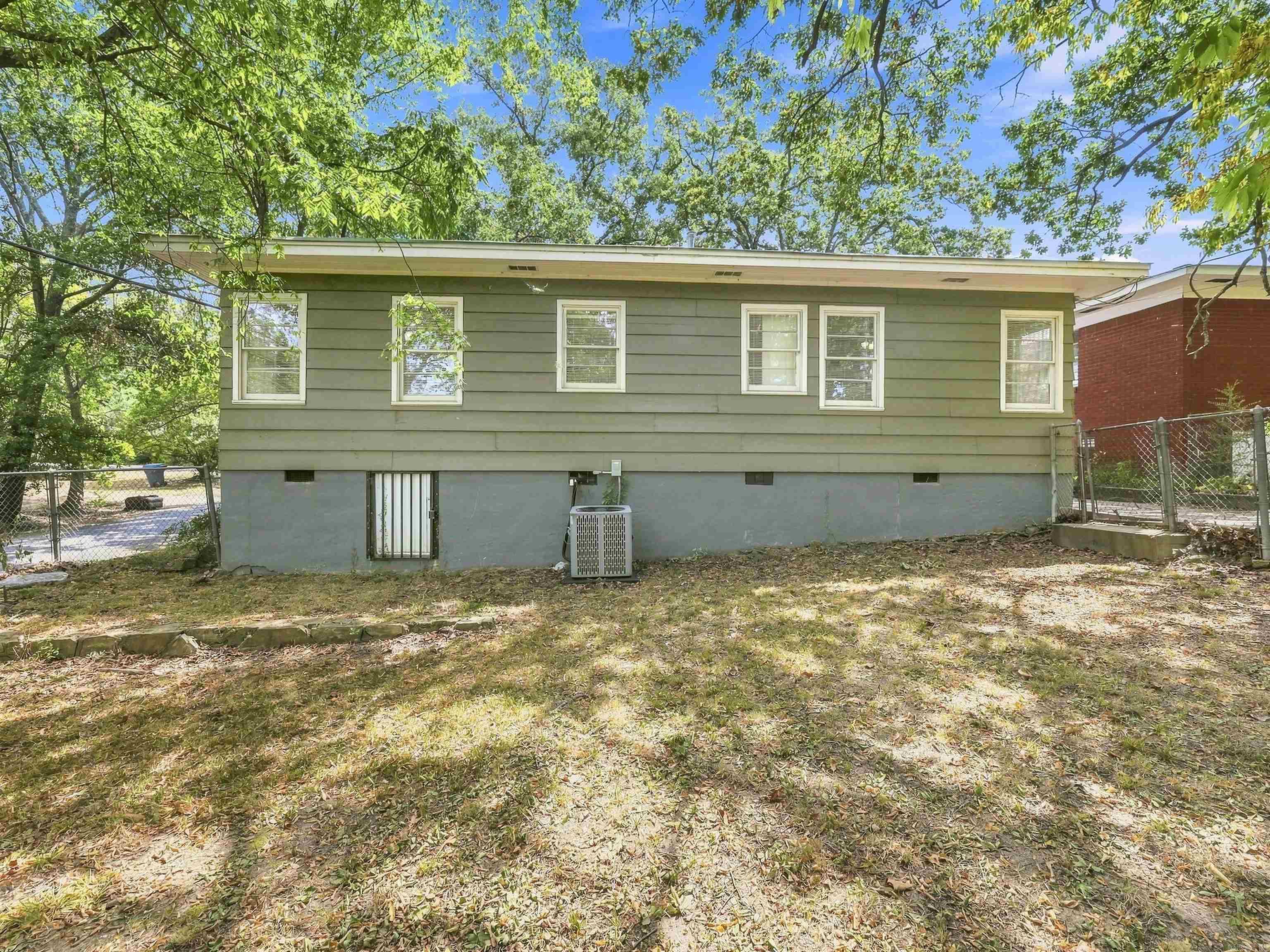 900 Washington Street Property Photo 7