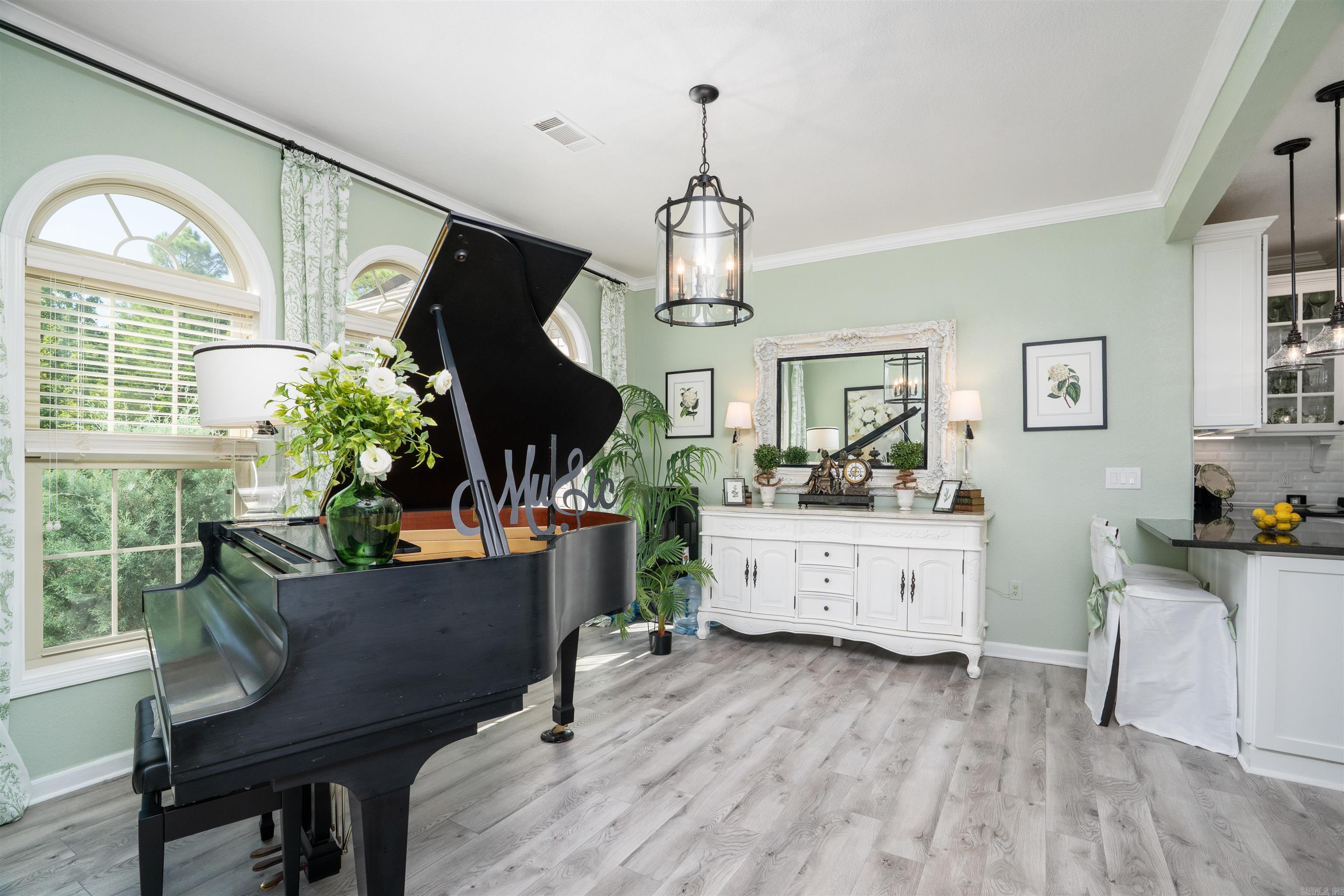 19 Sorprendente Ln Property Photo 10