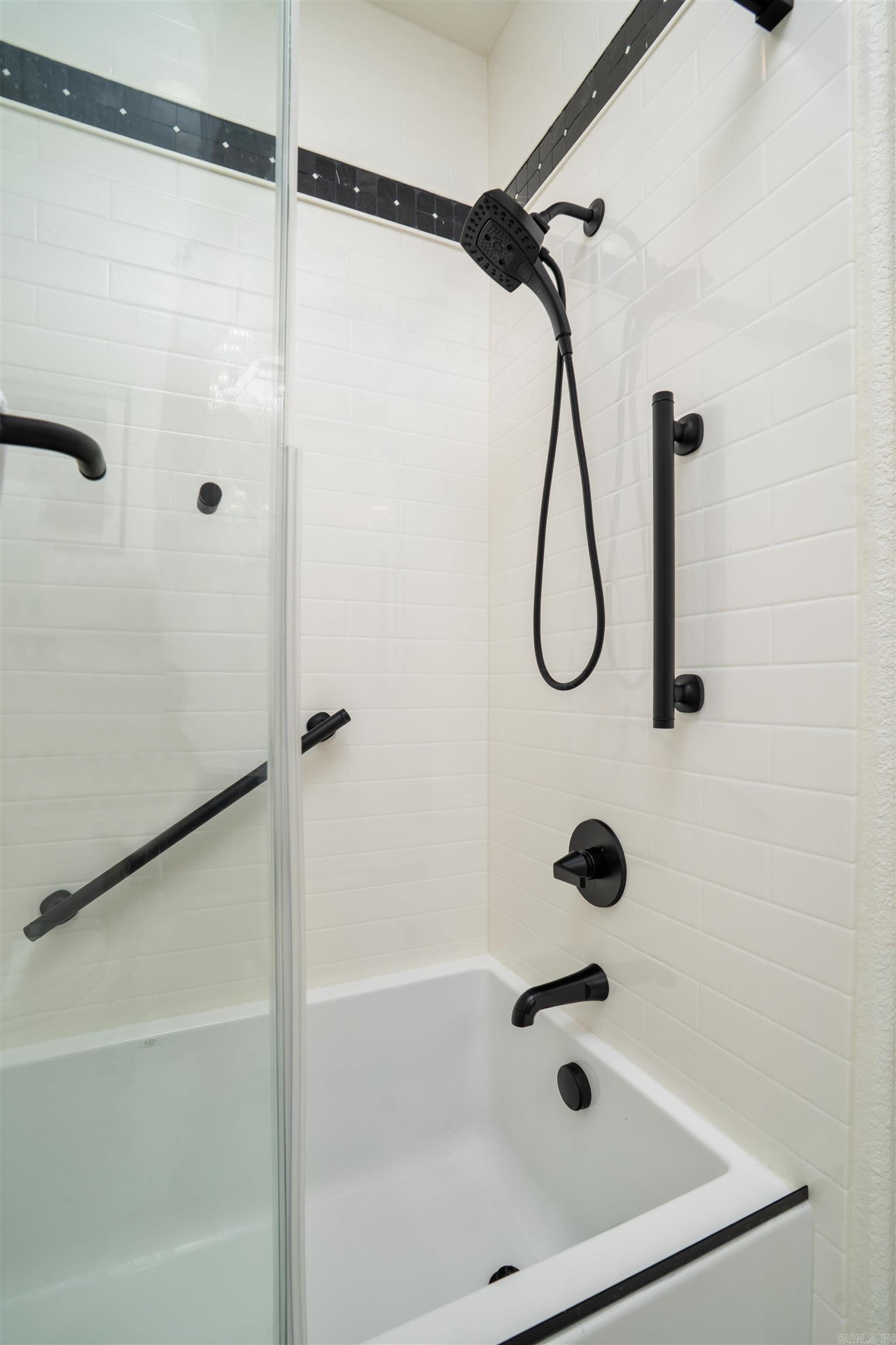 19 Sorprendente Ln Property Photo 25